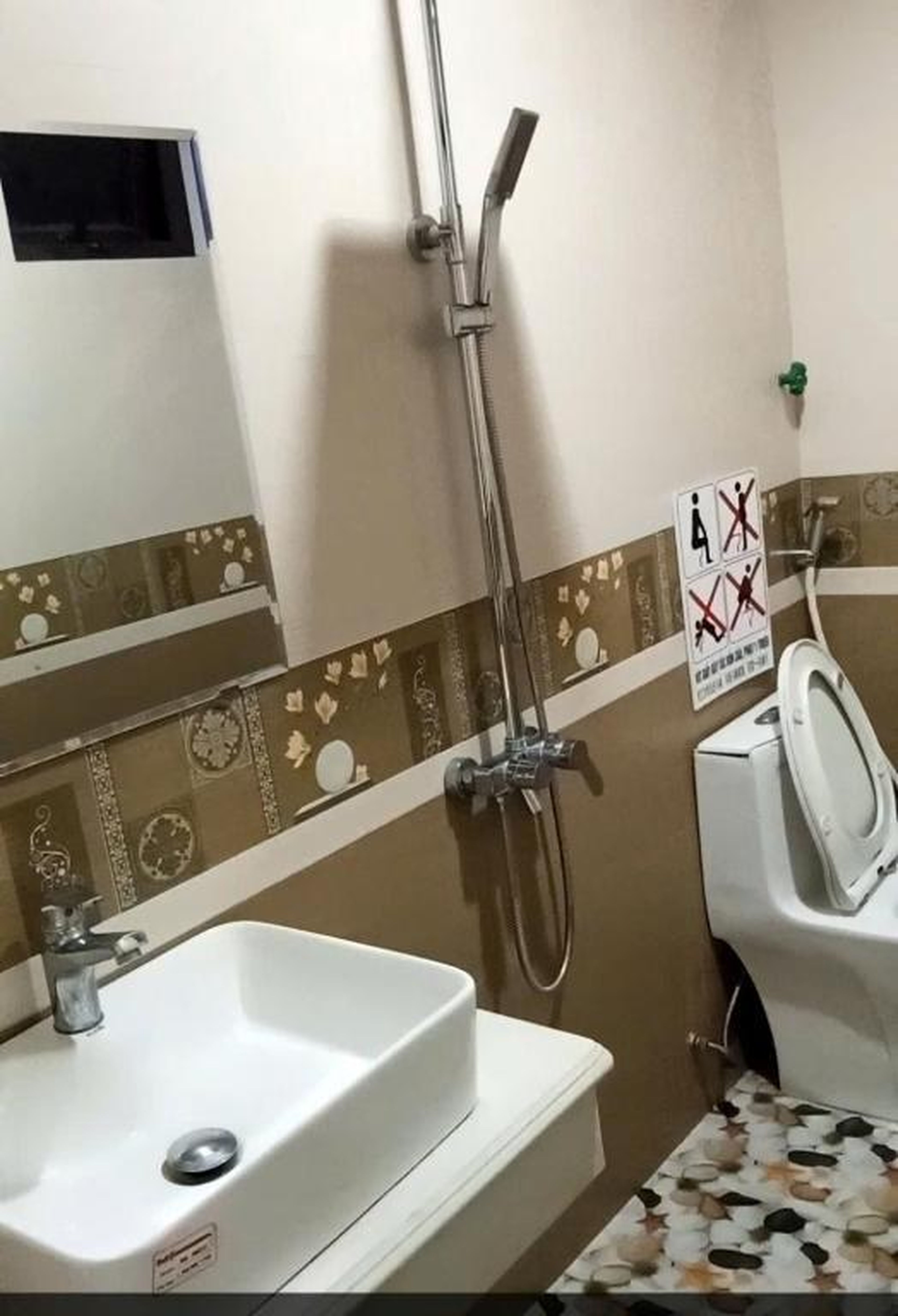 Ngọc Tùng Hotel - Hình 37