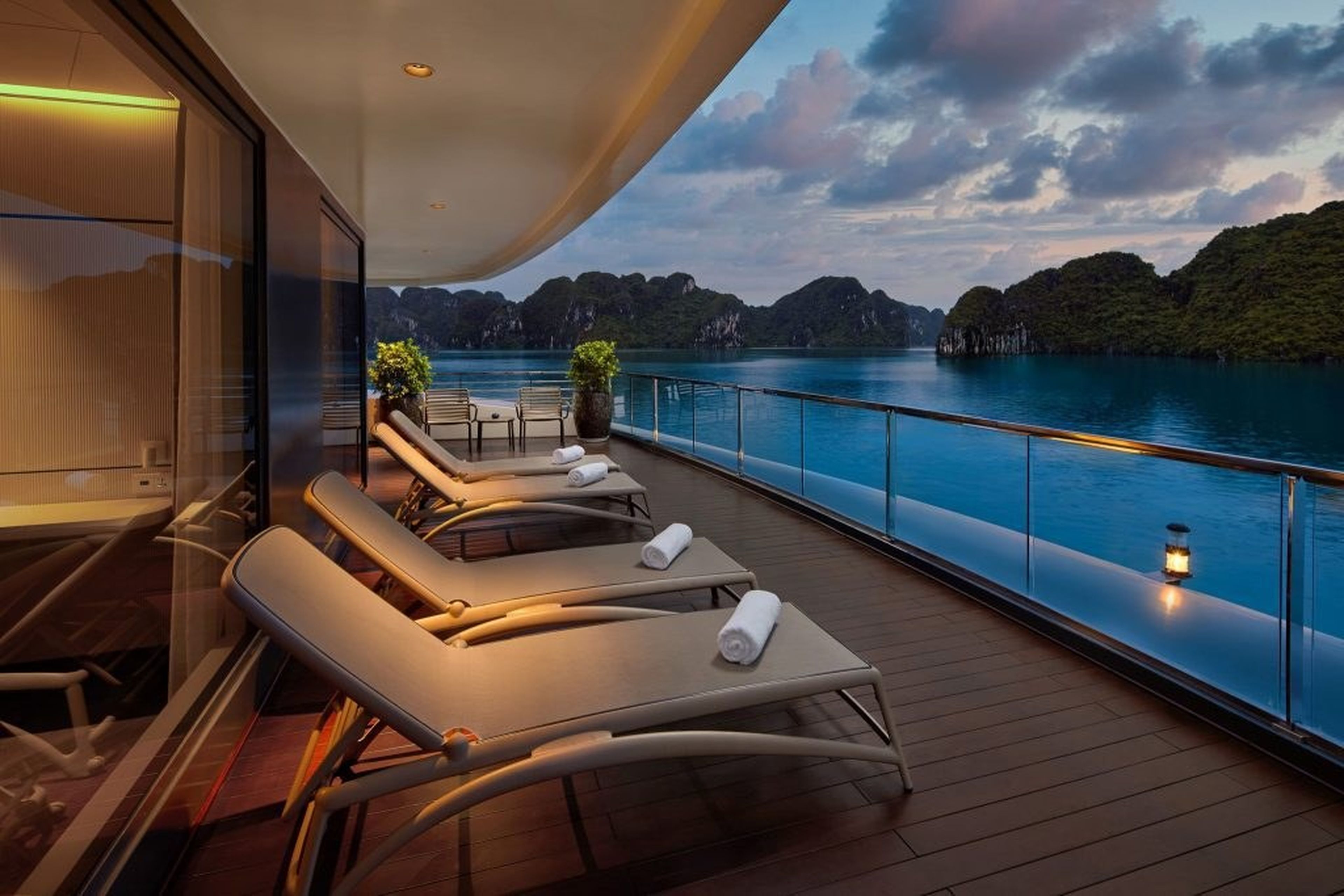 6 Thrilling Experiences in Ha Long Bay in 2025 - Hình 2