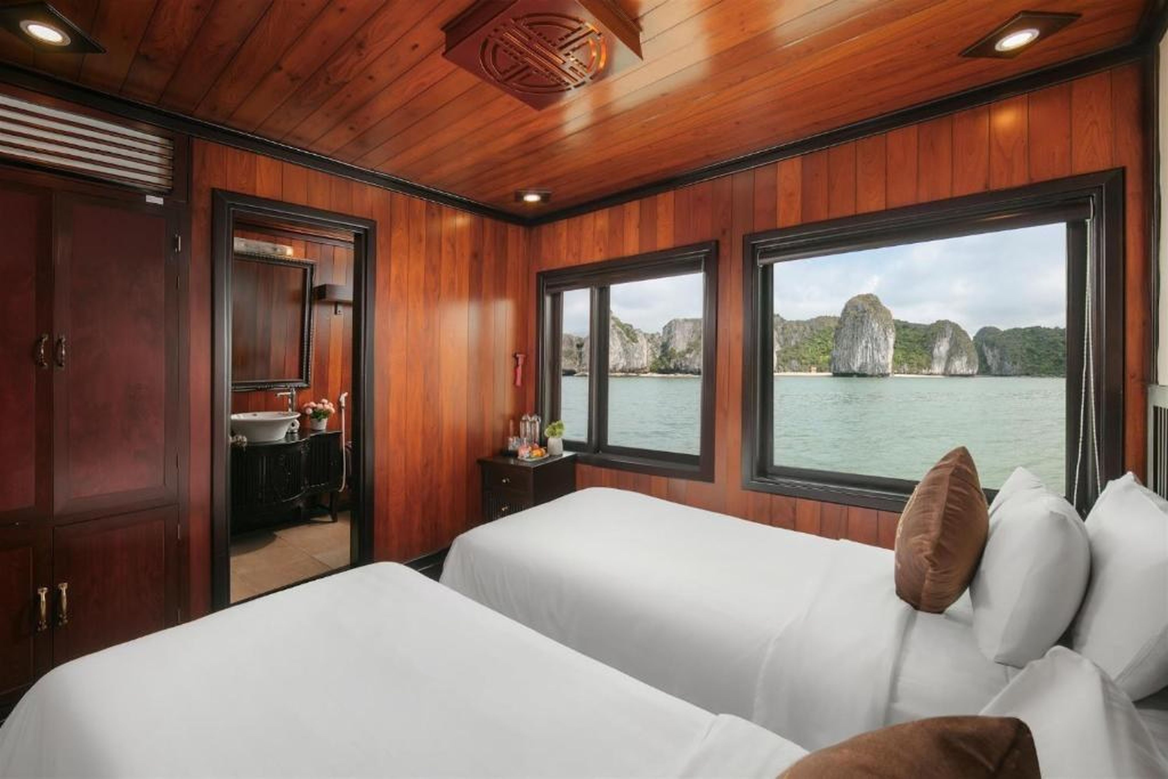 Ruby Premium Cruise - Hình 50
