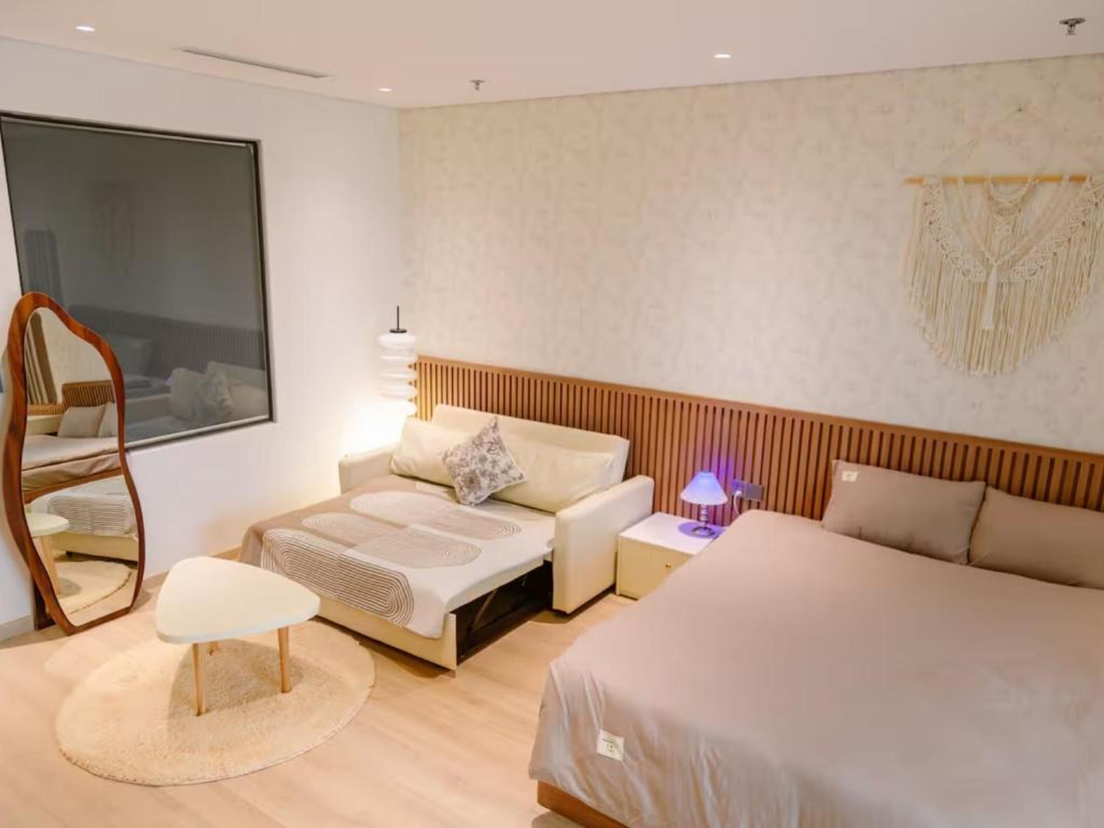 Cozy Balcony Studio Near Sun World - The Holiday Ha Long - Hình 7