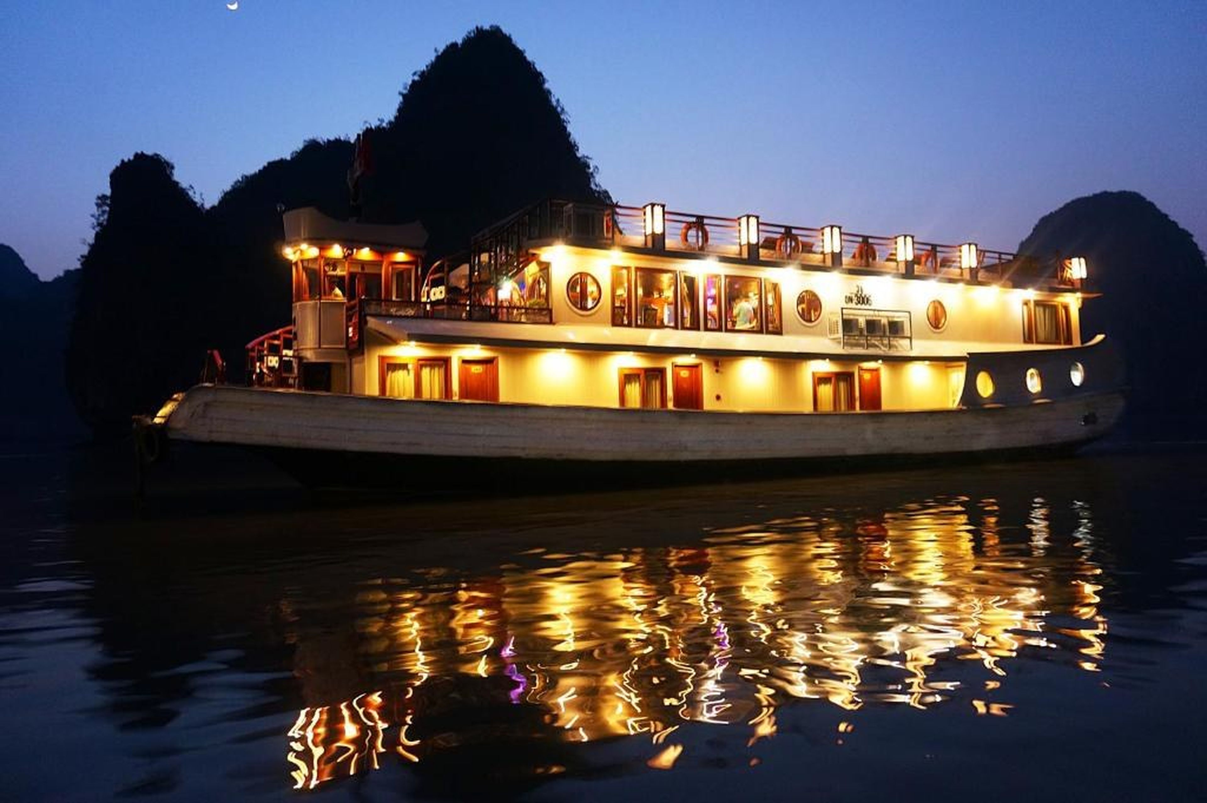Oriental Sails Cruise - Hình 27