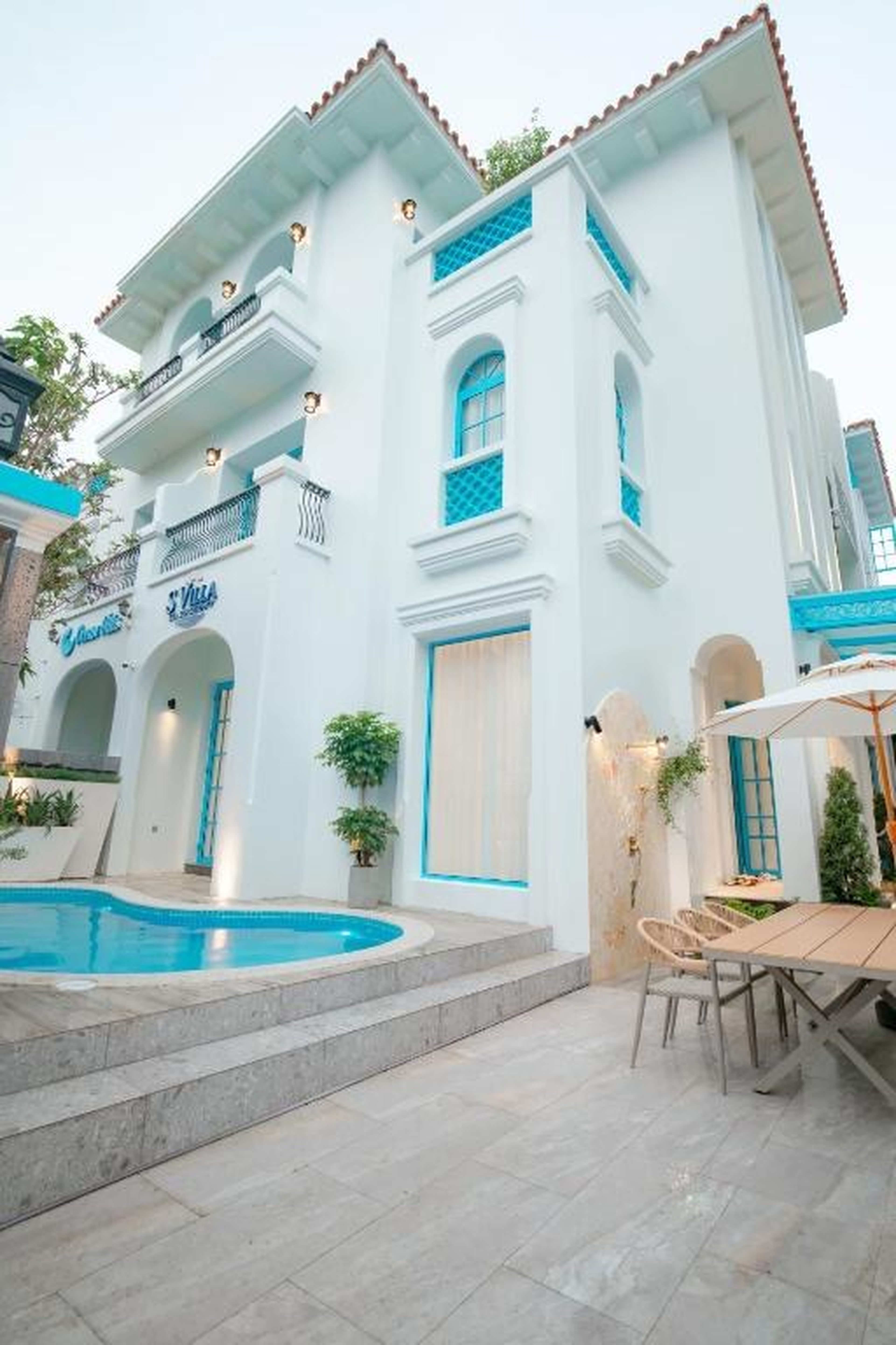 S Villa Ha Long - City Center, Near Beach - 6BR Private Villa with Pool, Jacuzzi, Sauna, Karaoke - Hình 1