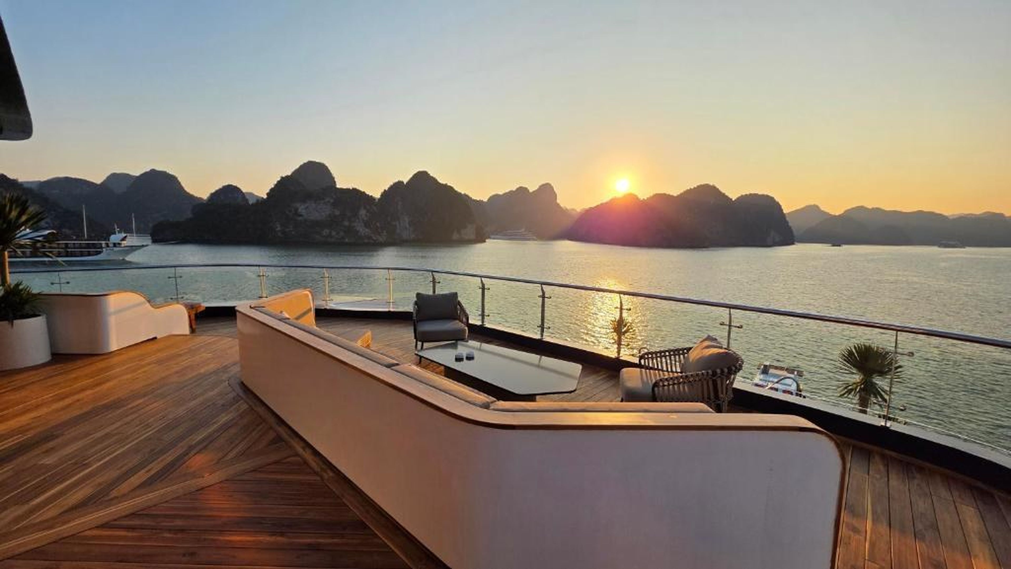 Azura Cruise - Hình 27
