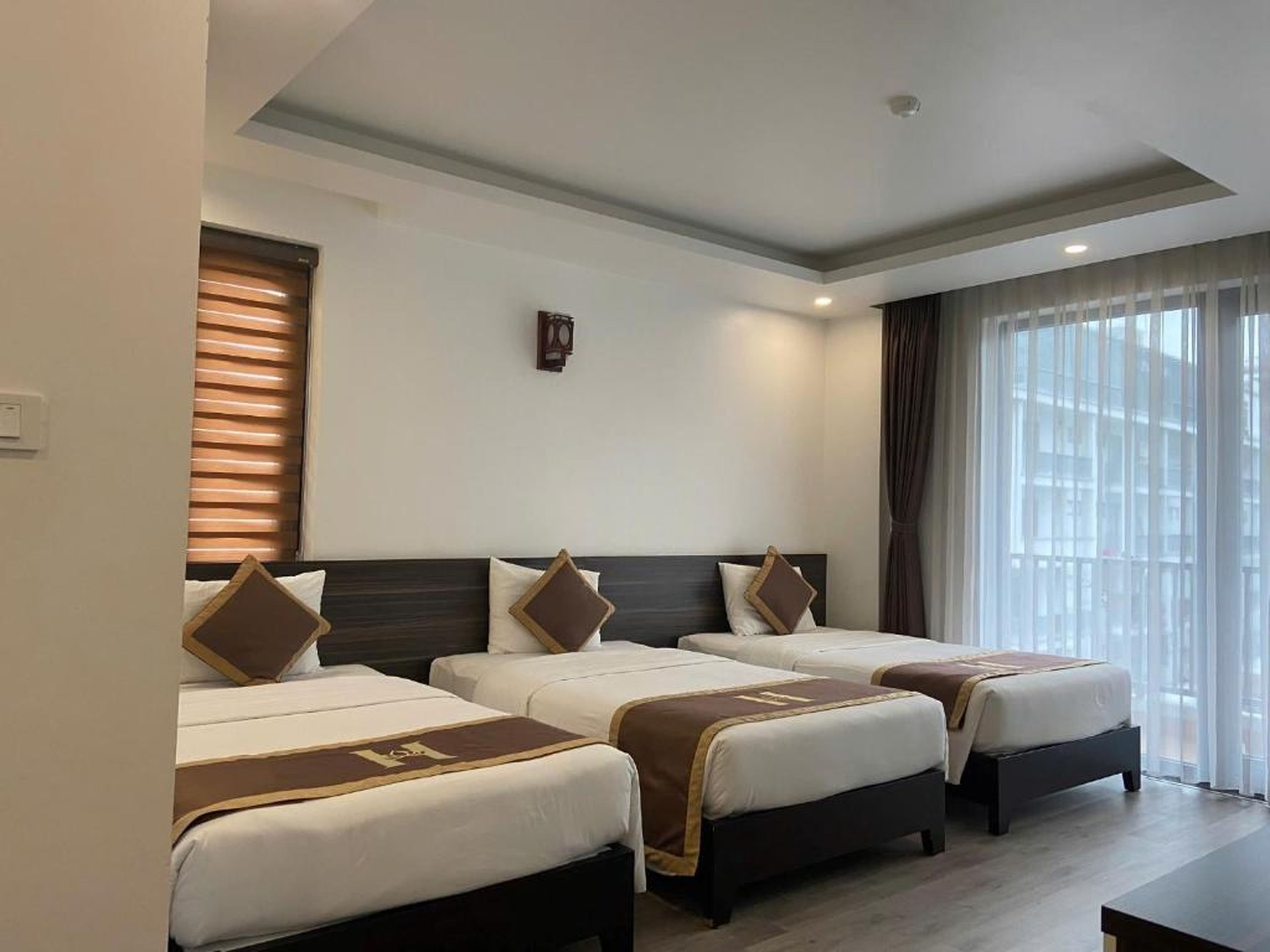 Helen Halong Hotel - Hình 2