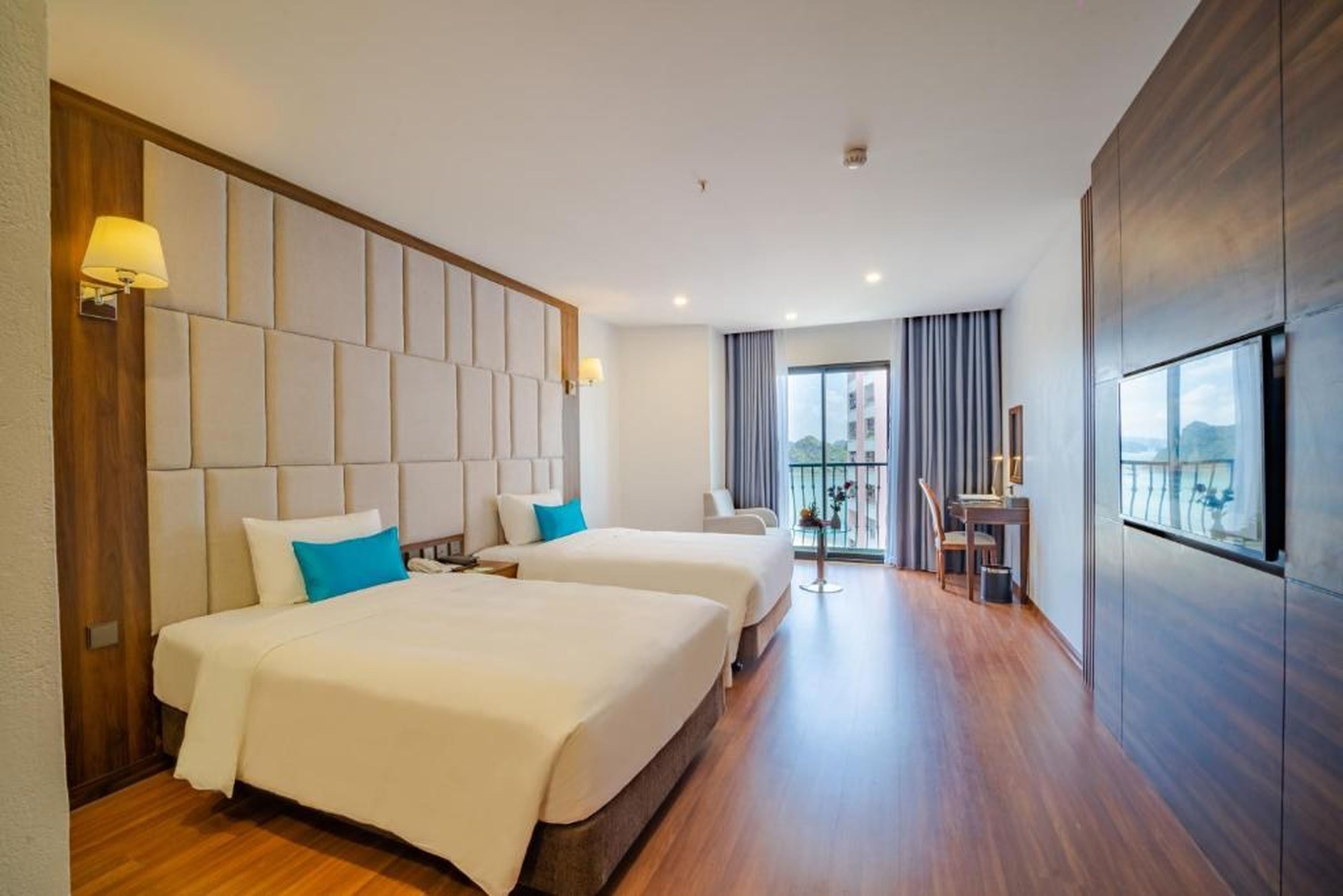 Paddington Hotel Halong Bayview - Hình 18