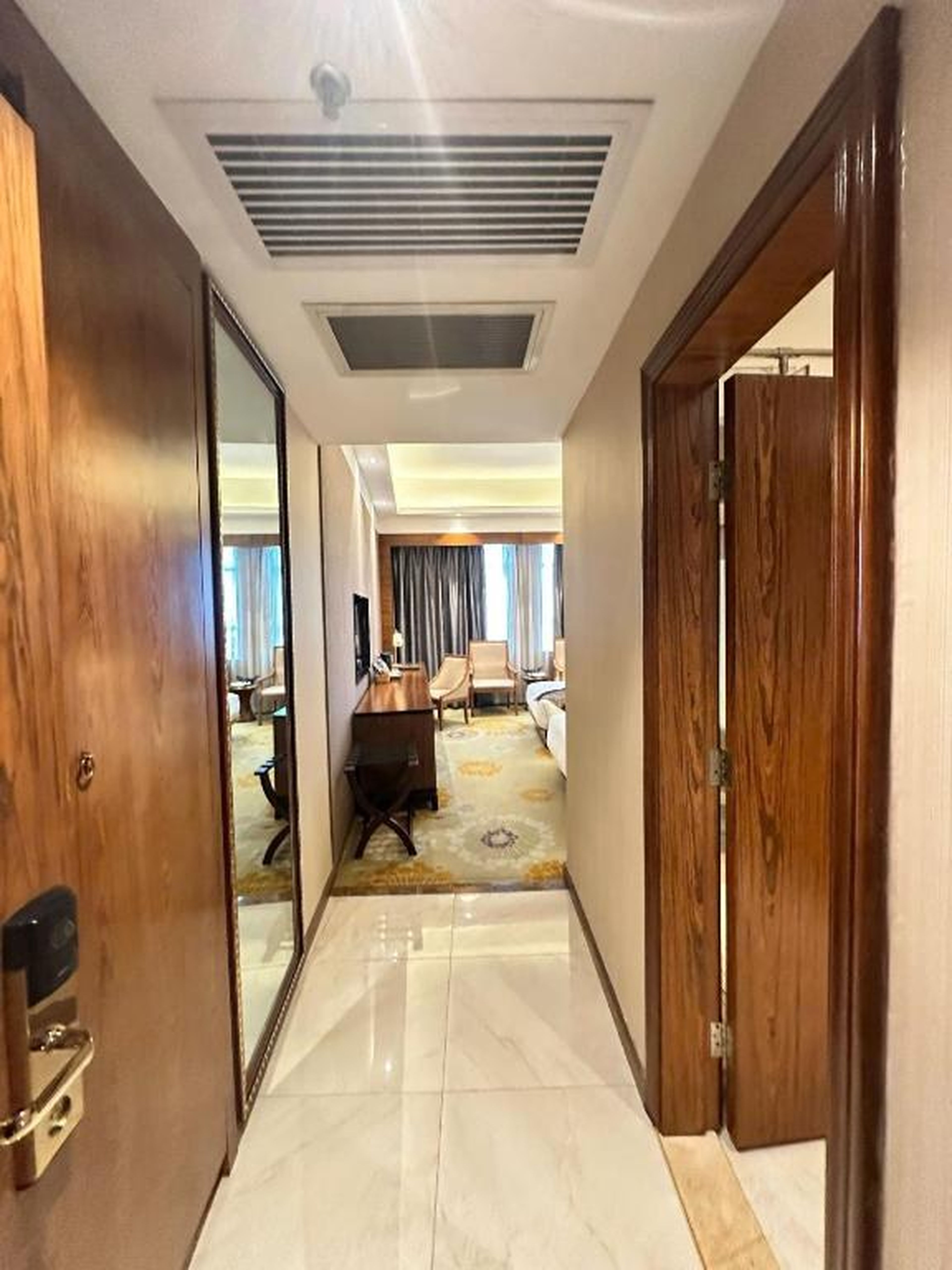 Hồng Vận Grand Hotel Móng cái - Hình 15