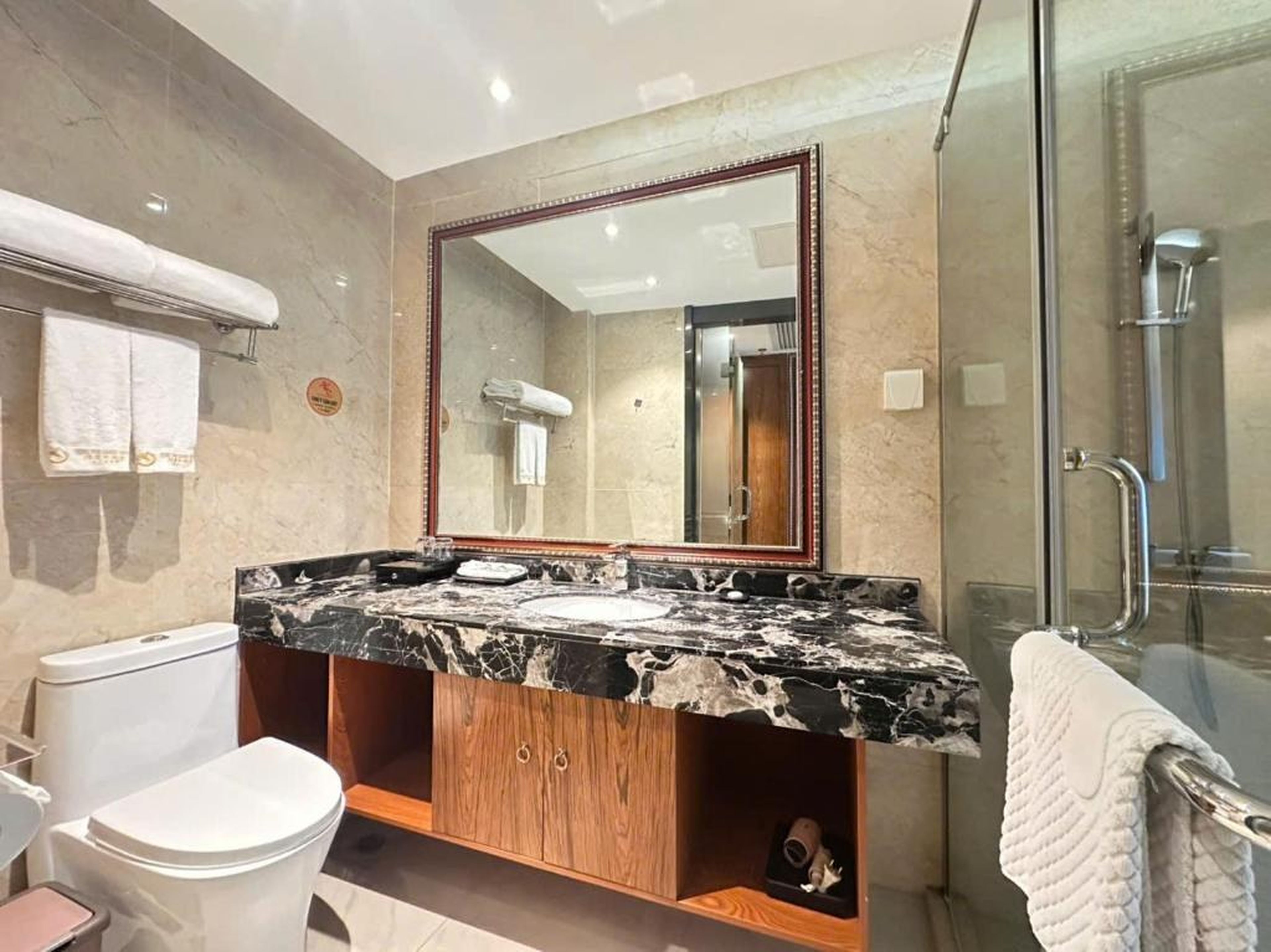 Hồng Vận Grand Hotel Móng cái - Hình 34