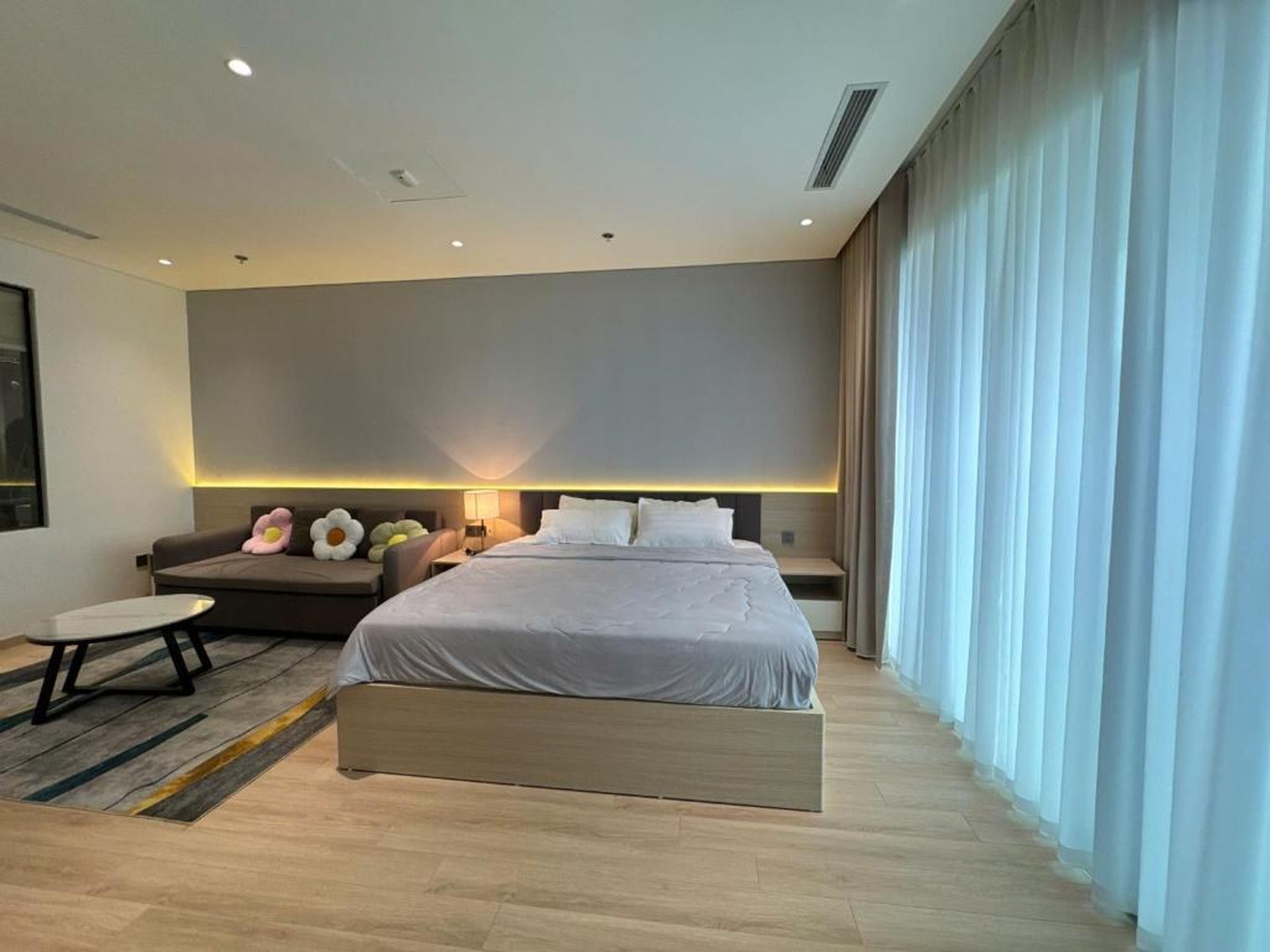 High-rise apartment with ocean view at The Holiday Ha Long - Hình 12