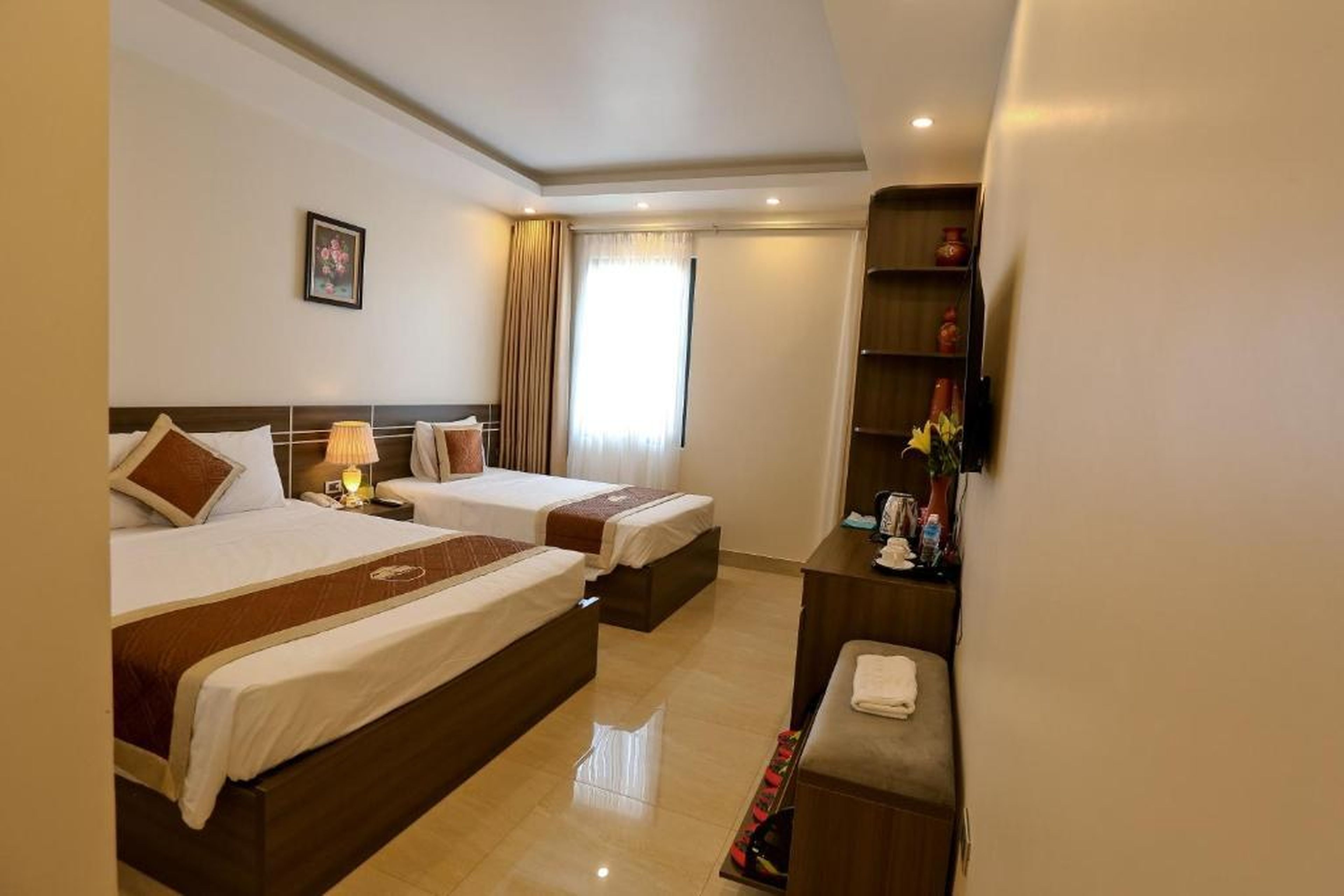 MANAROLA Hotel Bãi Cháy - Hình 2