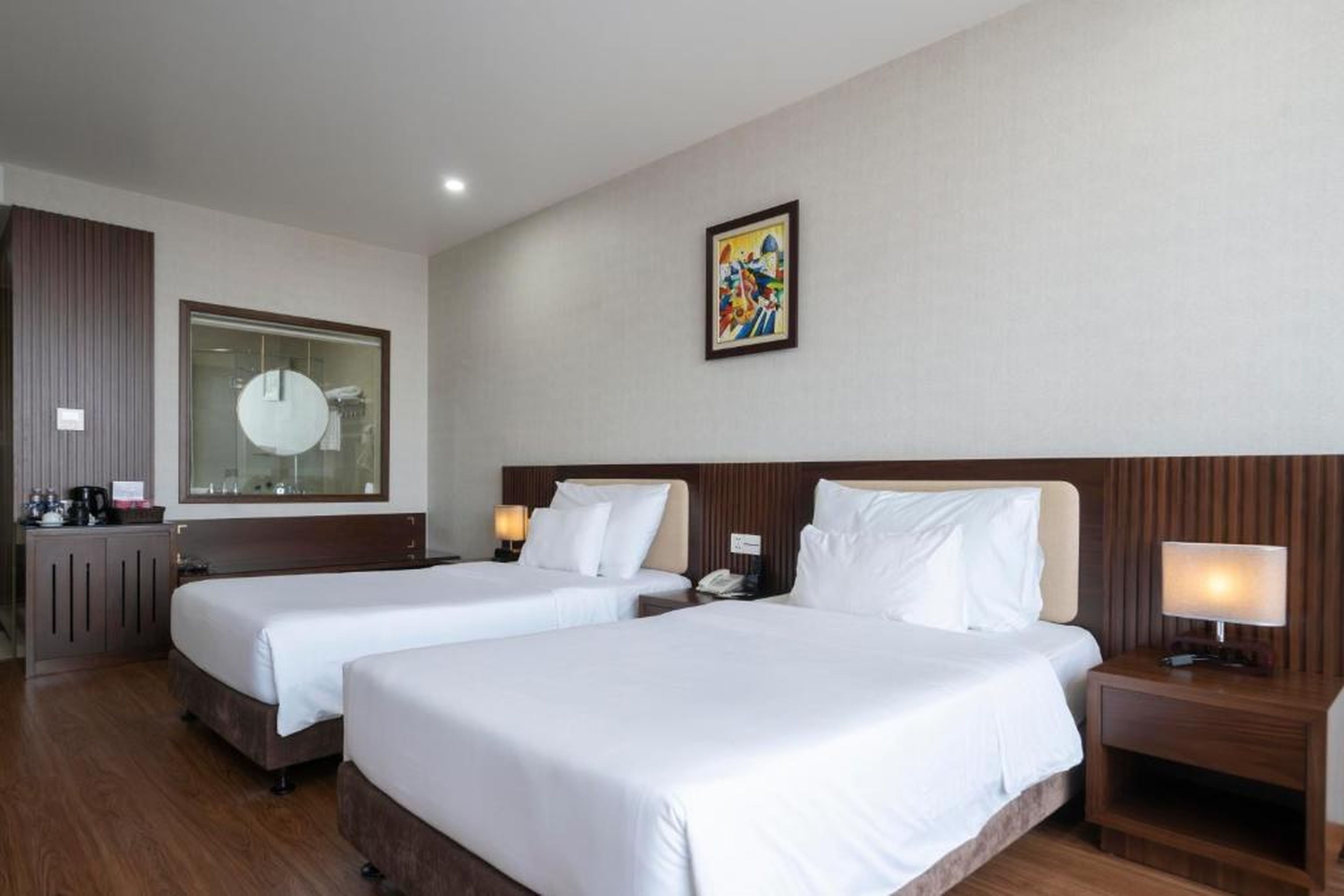 Luxury6 Hotel - Hình 10