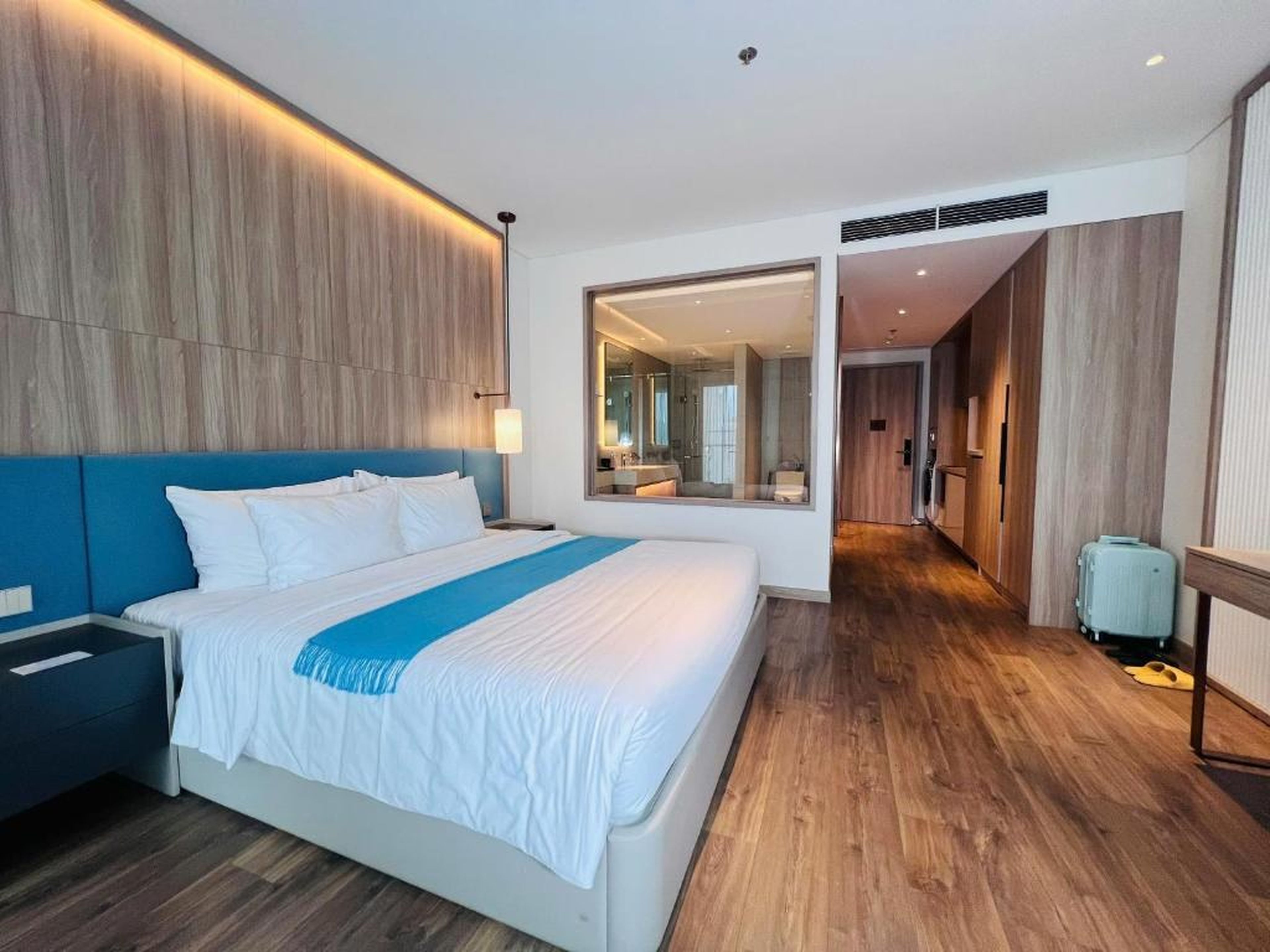 A La Carte Ha Long Apartments by Kevin & Anna - Hình 6