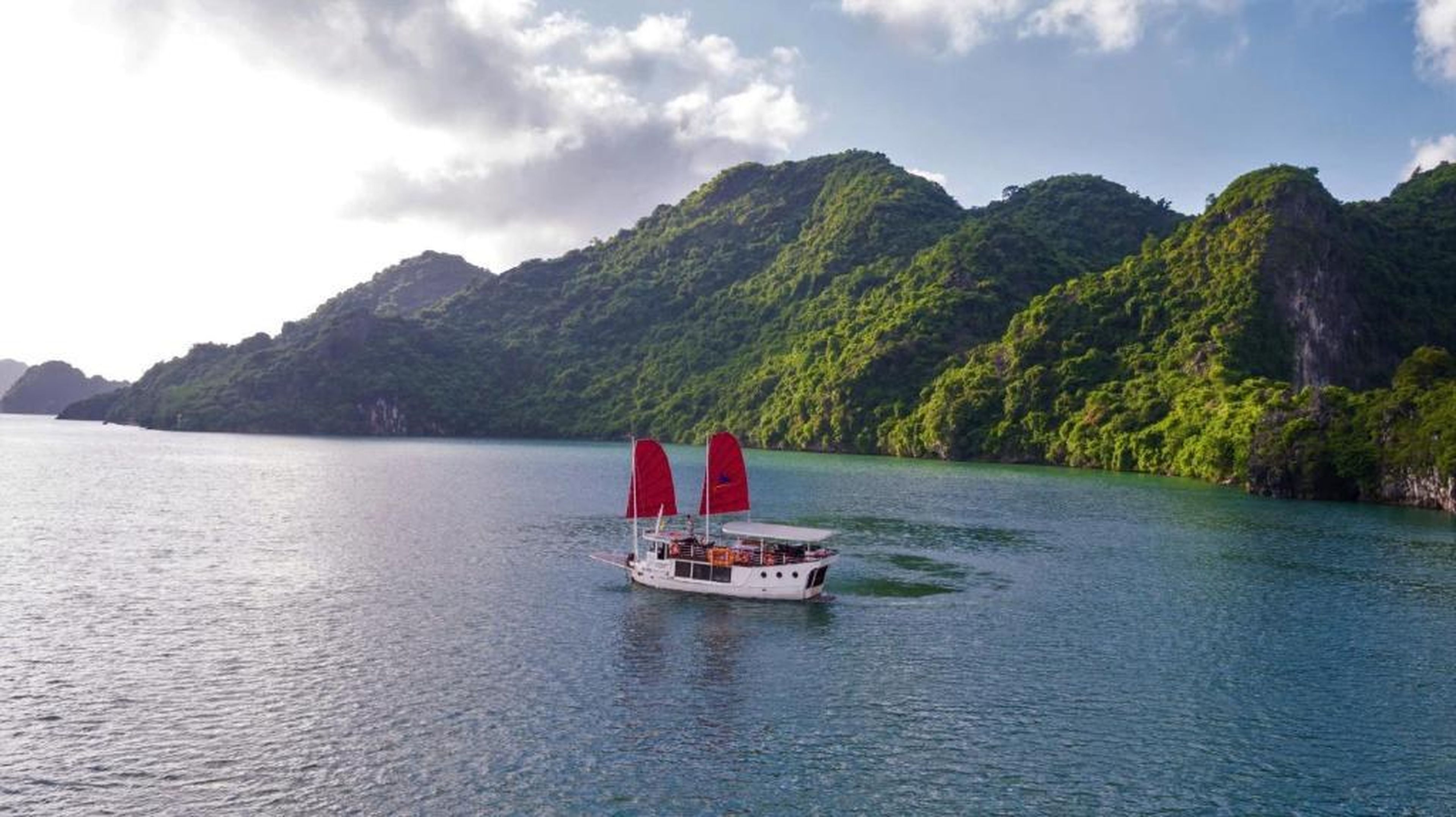 Private Sail Ha Long - Bai Tu Long - Hình 24