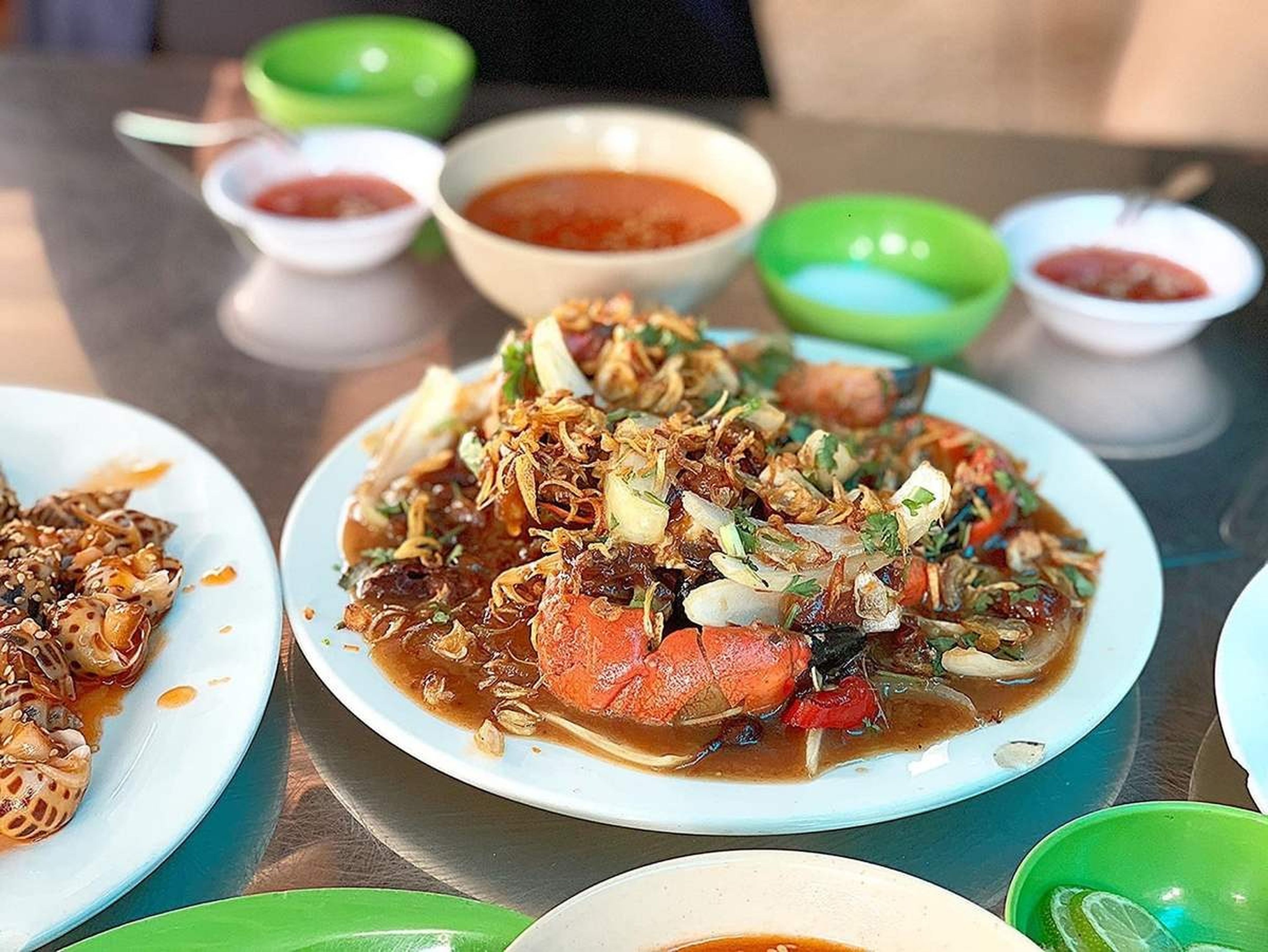 Dân sành ăn đừng bỏ qua 10 nhà hàng Hạ Long Bãi Cháy này - Hình 9