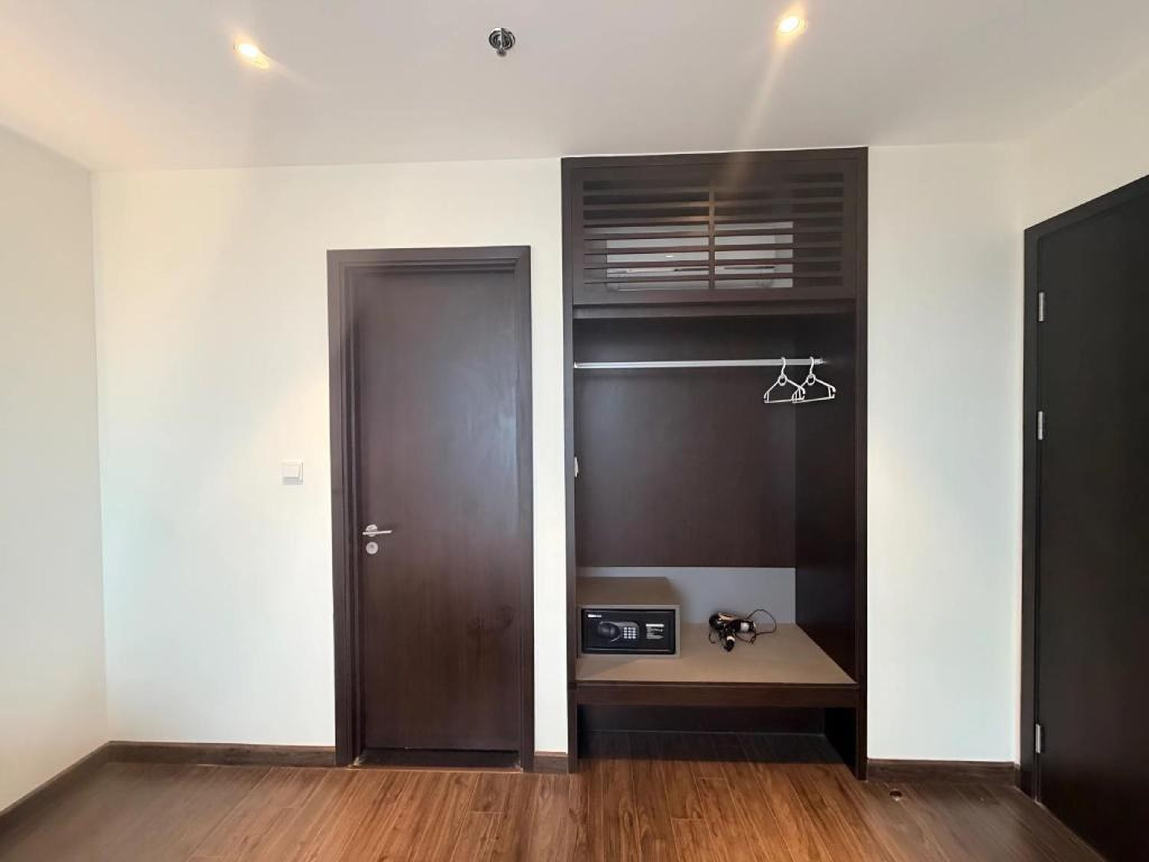 Studio, 2BR Ocean View Apartment - The Sapphire Ha Long - Hình 18