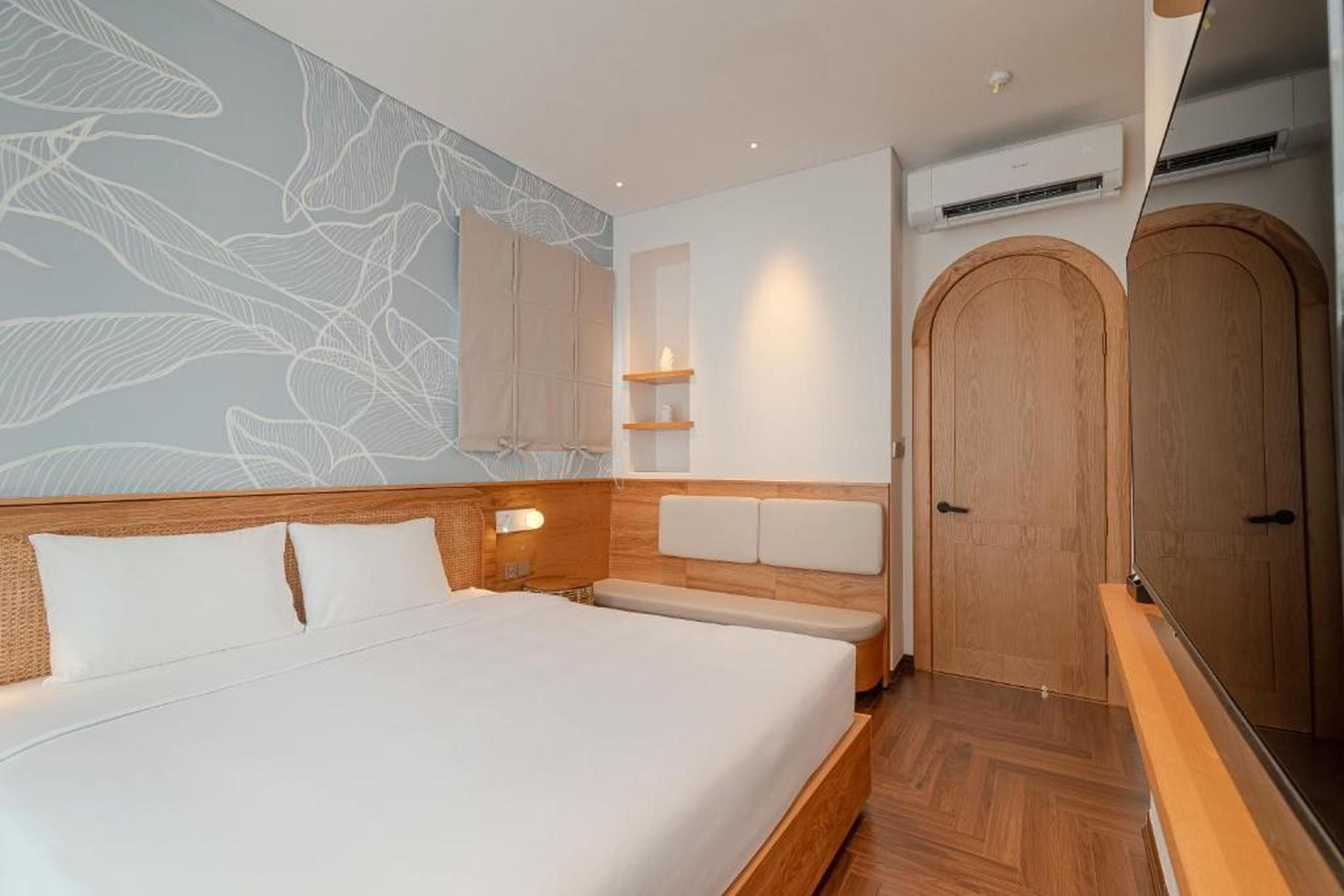S Villa Ha Long - 5-Bedroom Private Pool Villa Near Beach, Jacuzzi, Sauna & Karaoke - Hình 35