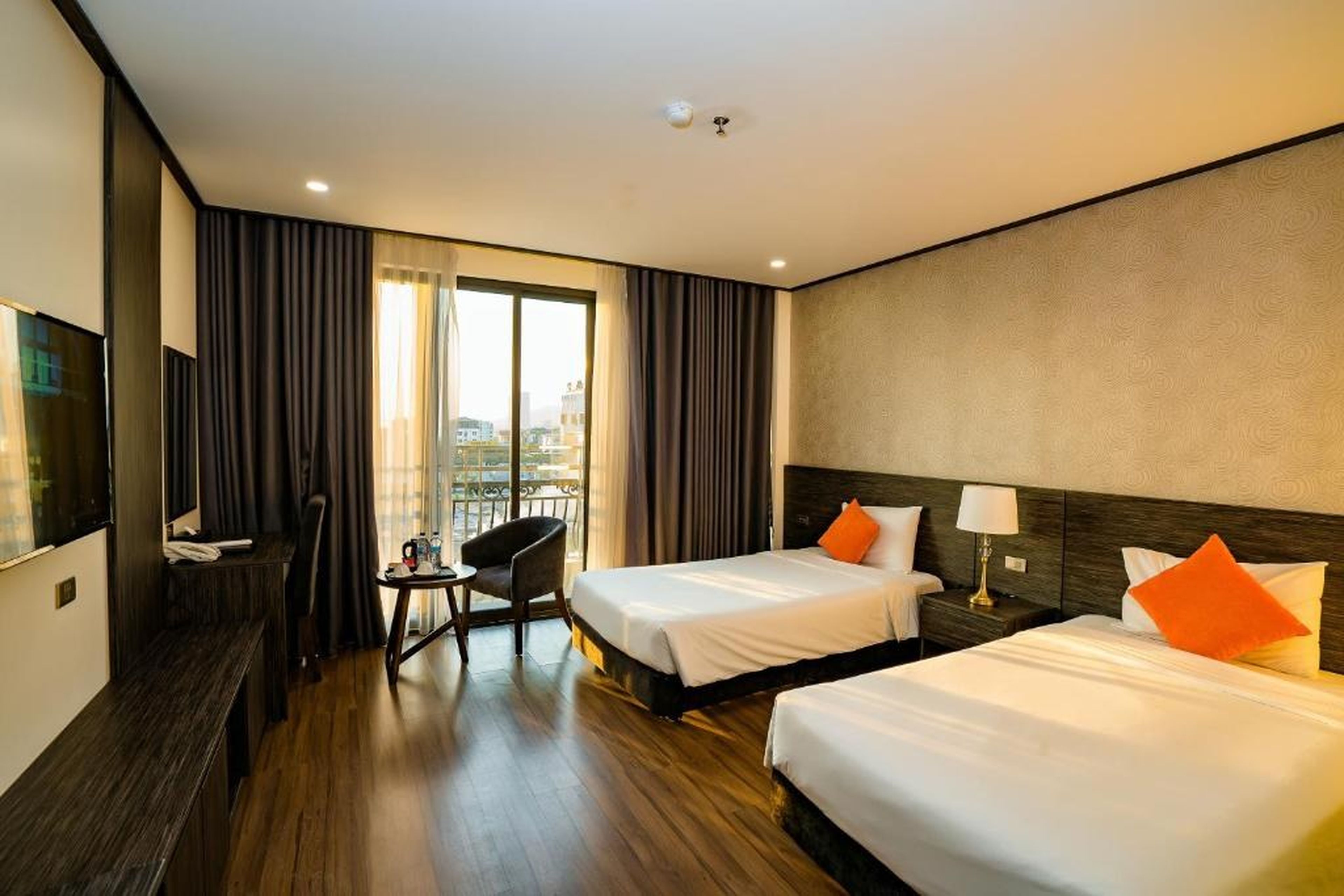 The One Ha Long Hotel - Hình 44