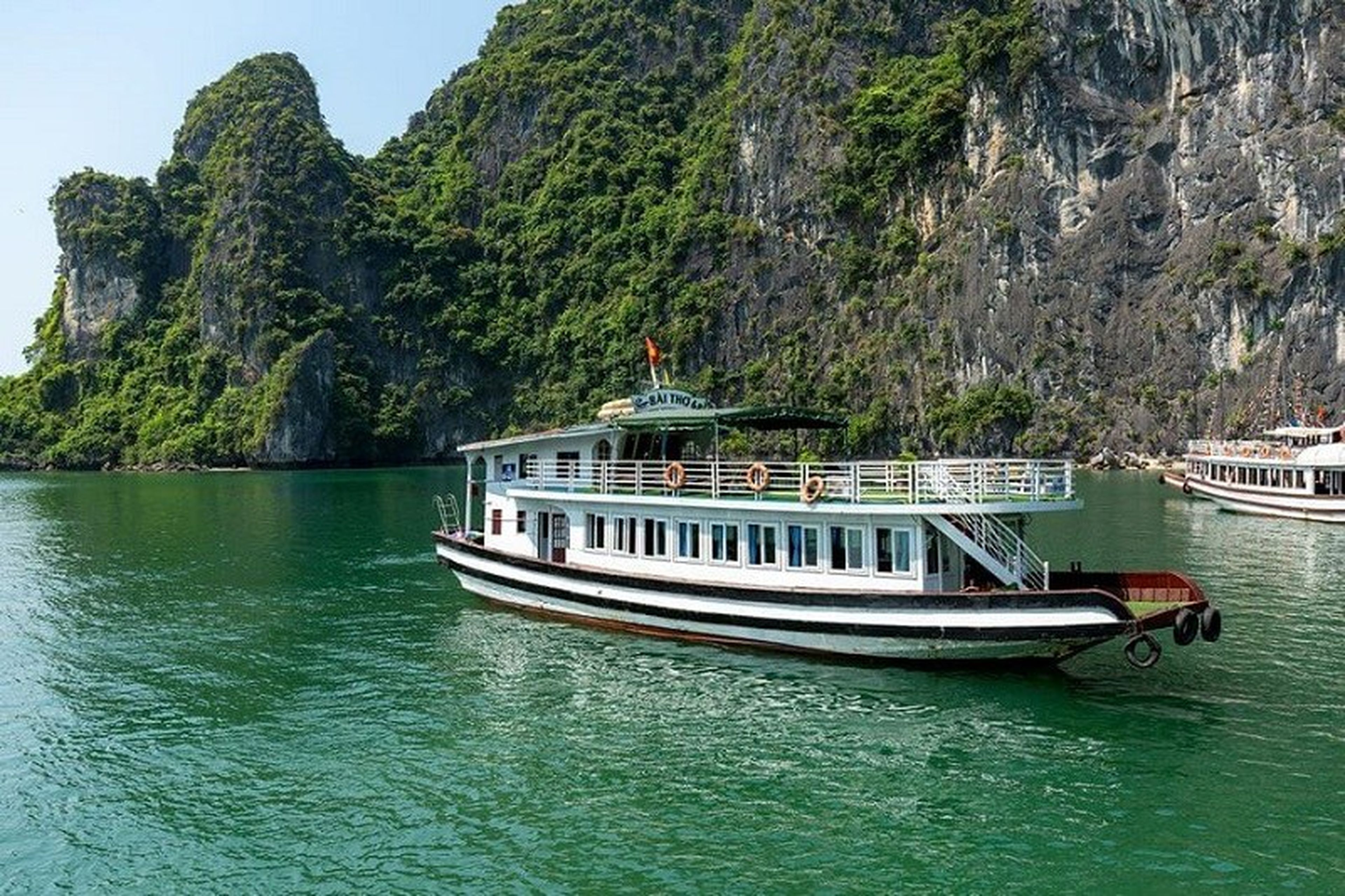 Review đi Hạ Long tháng 5 khởi đầu mùa hè rực rỡ trên vịnh di sản - Hình 6