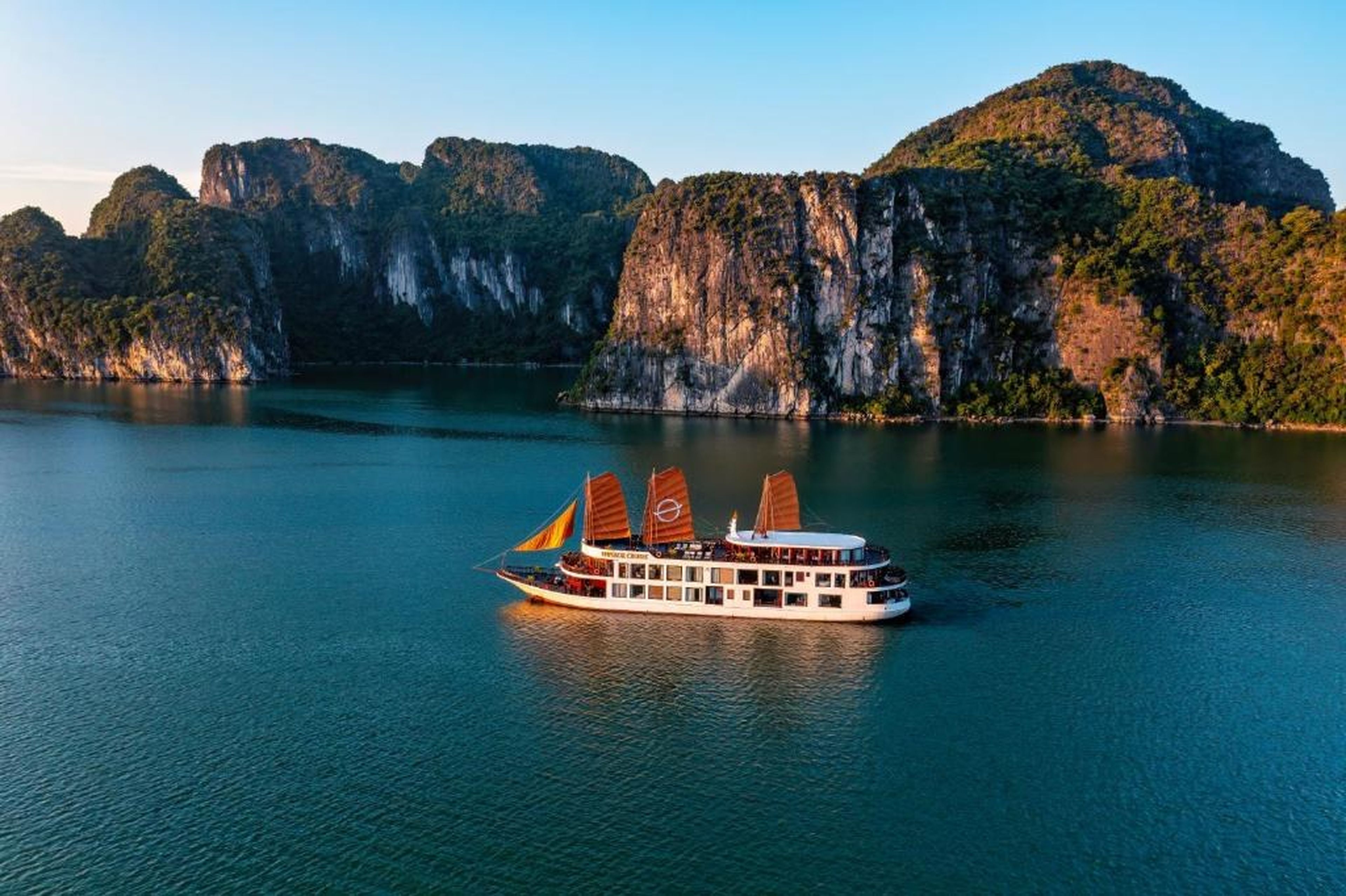 Emperor Cruises Legacy Ha Long - Hình 29