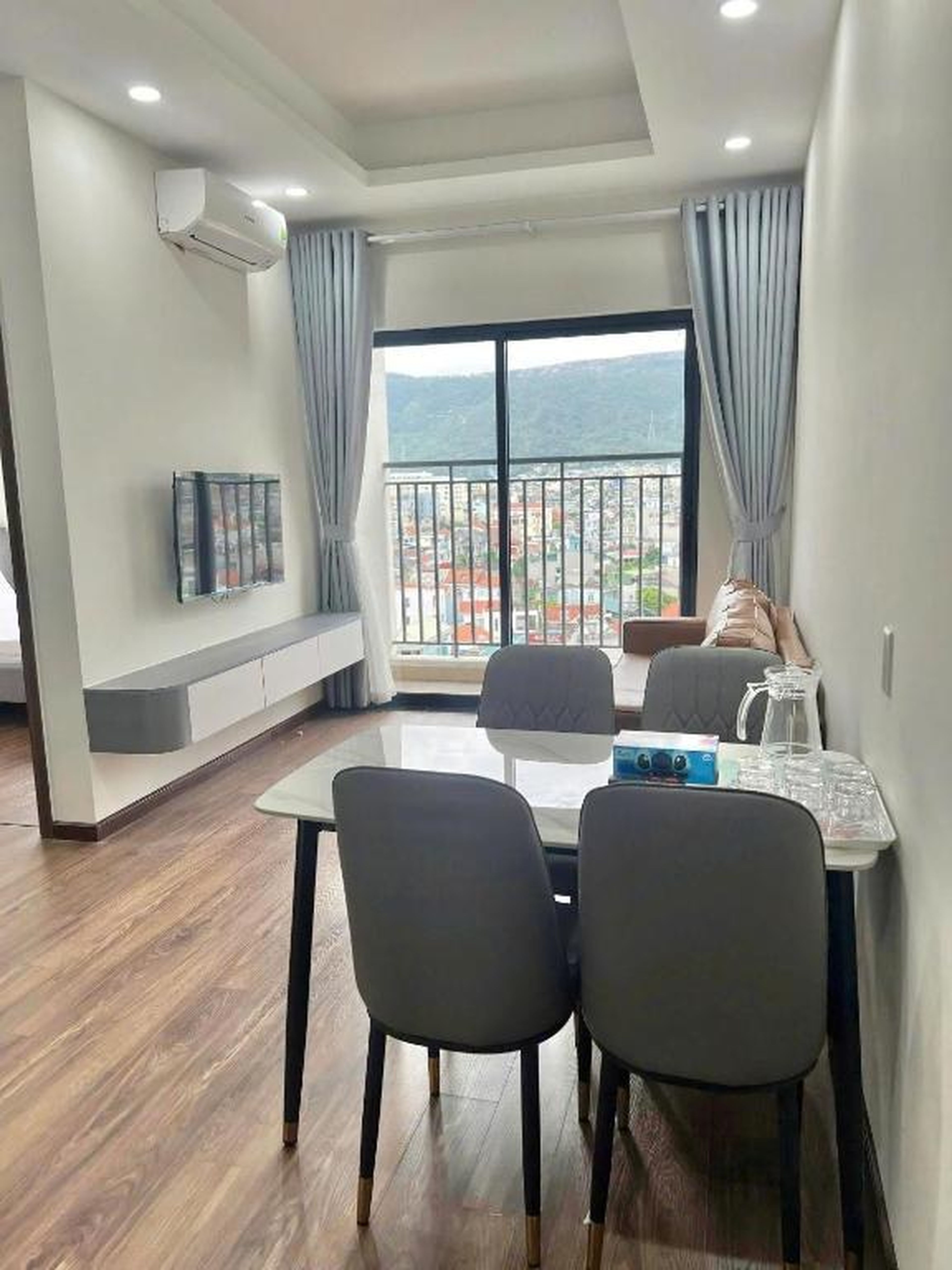 Serviced apartment-Luxcity Cẩm Phả 4mins to beach - Hình 8