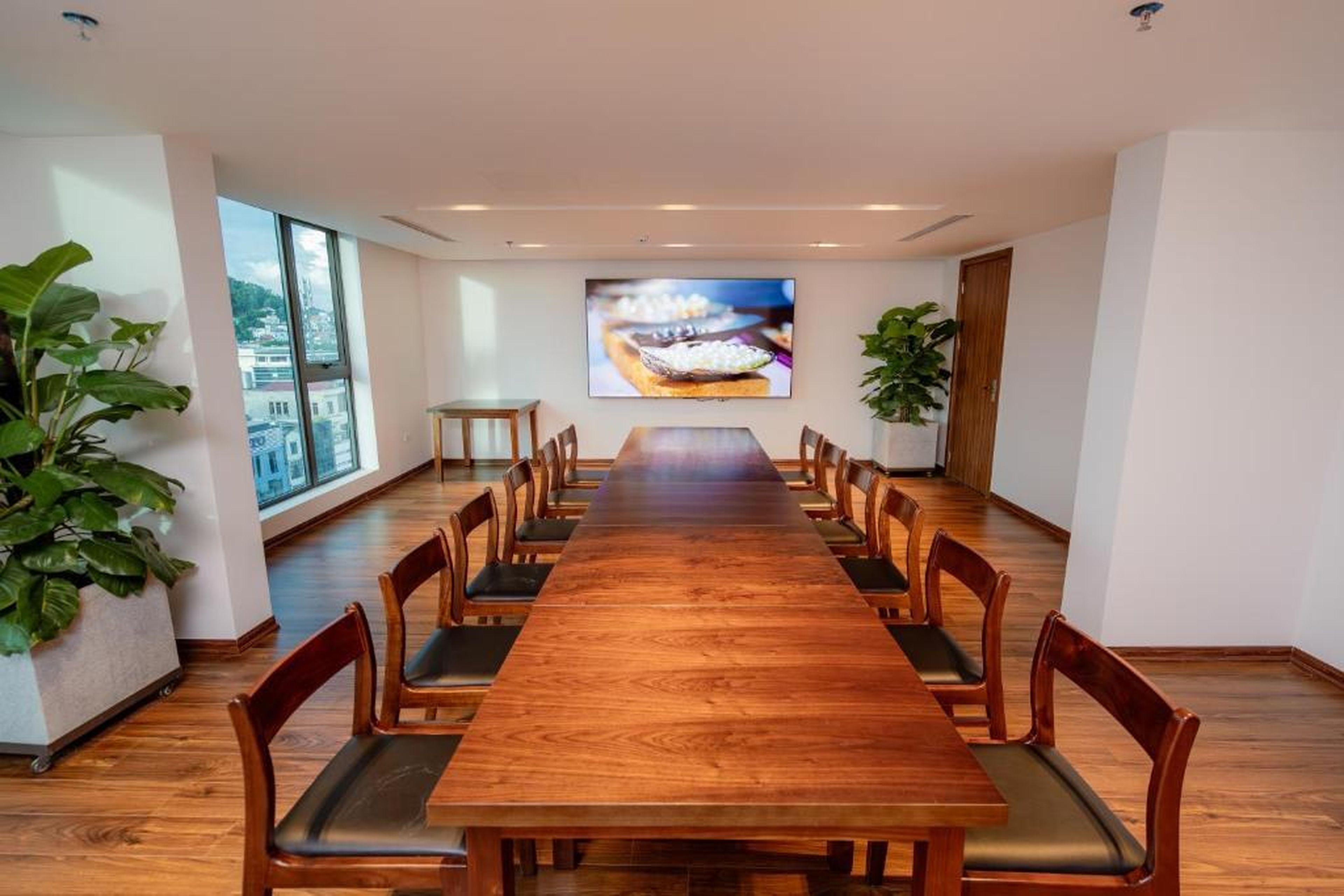 River Way Hotel Ha Long - 500m to Beach - Hình 20