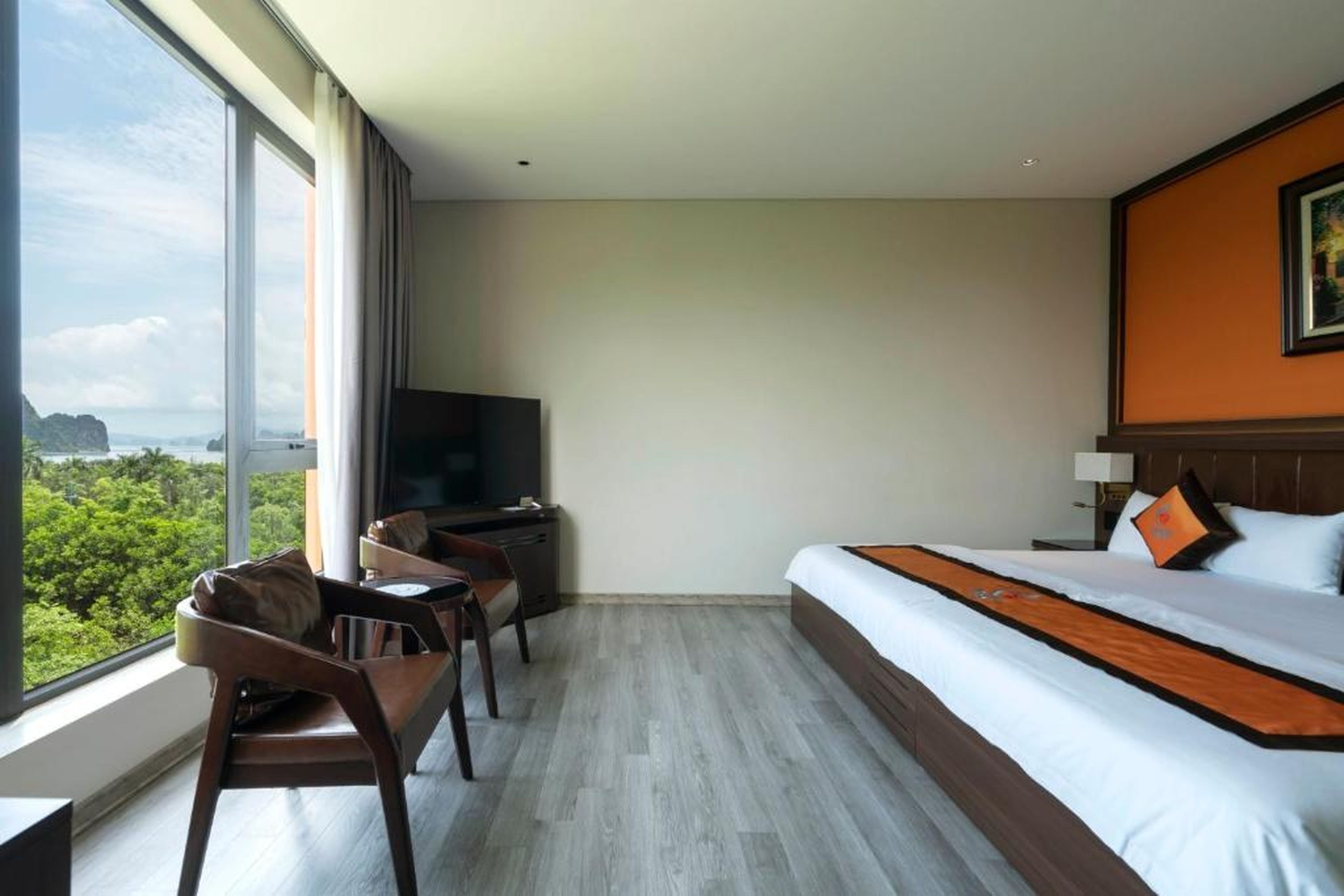Ruby Hotel Van Don - Hình 23