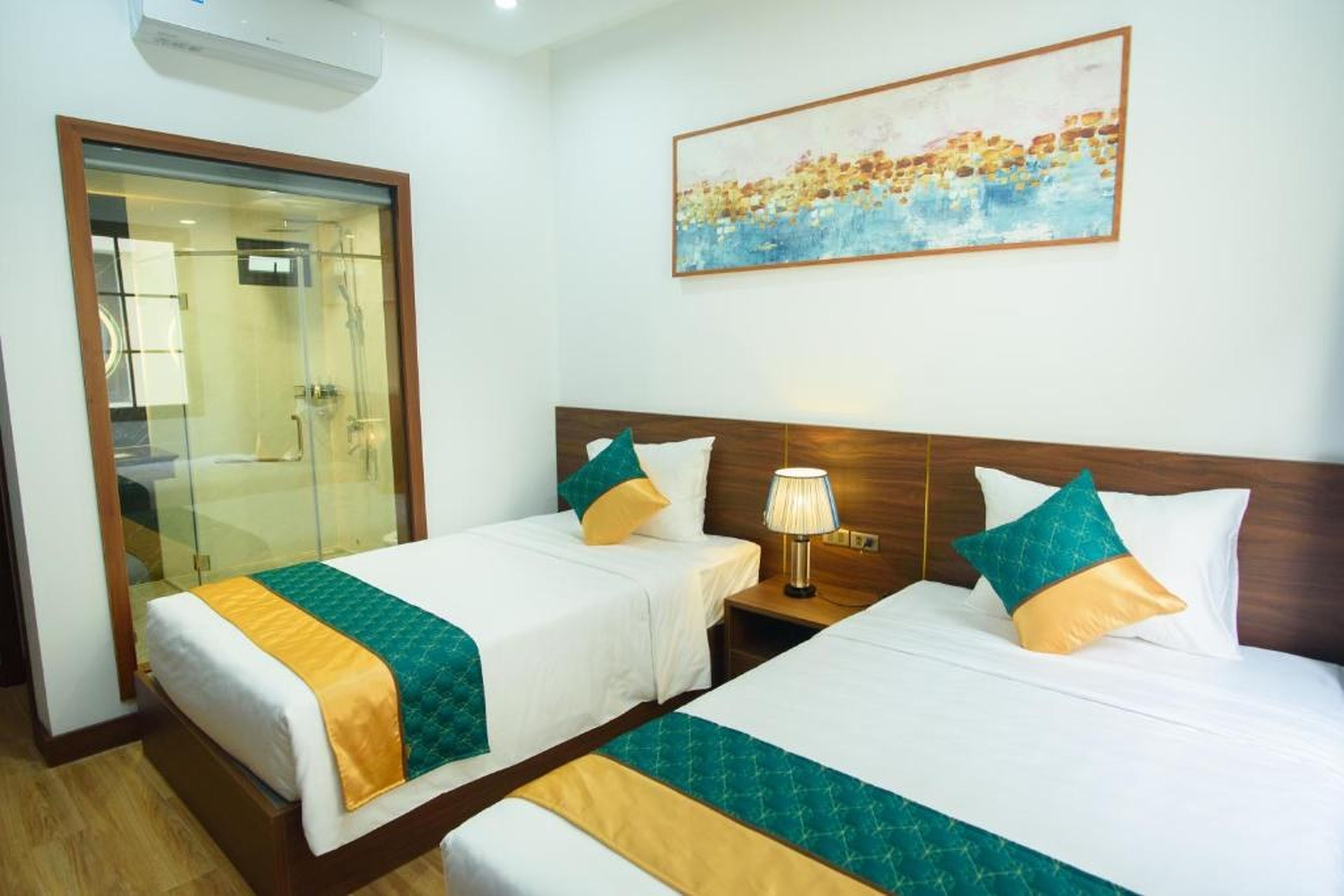 Maris Hotel & Coffee Ha Long - Hình 11