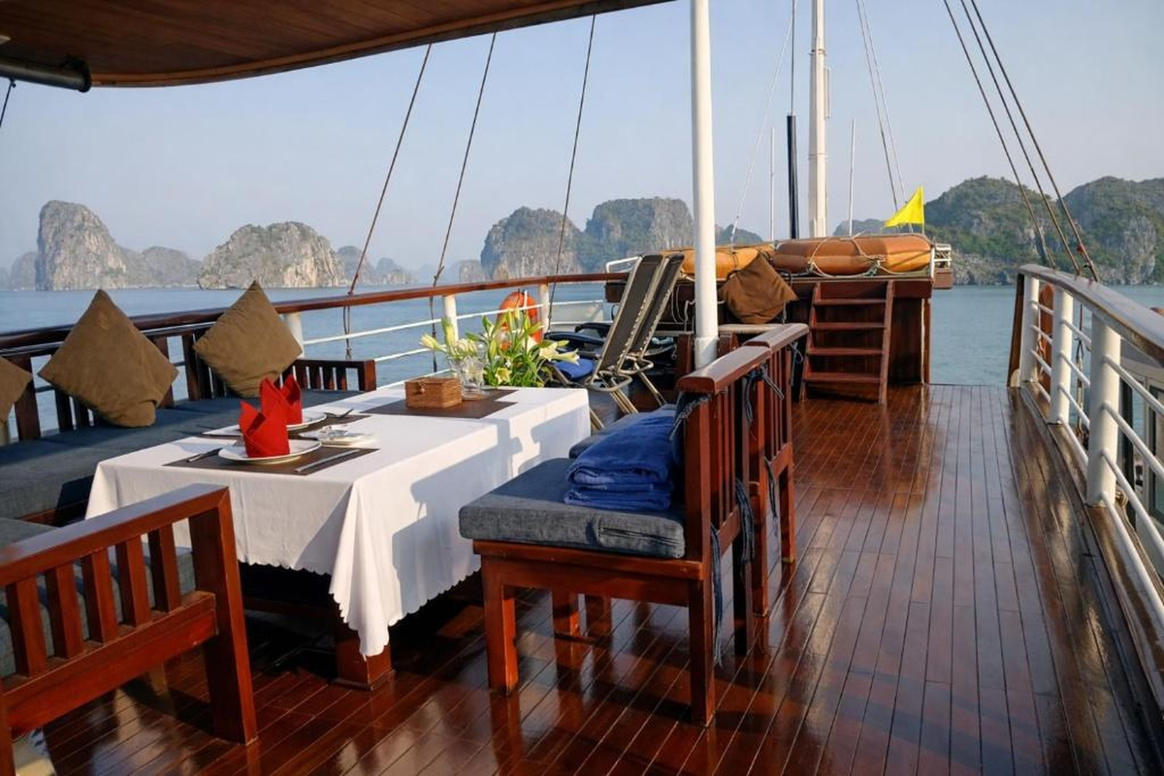 Private Sail Ha Long - Bai Tu Long - Hình 44