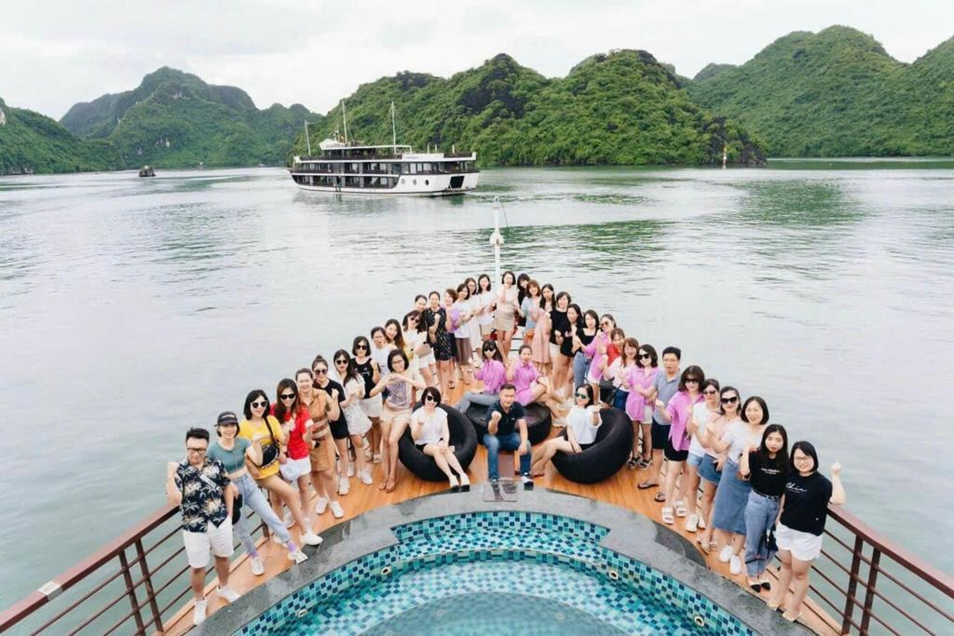 Aqua Elegance Cruise - Halong Bay by AHG - Hình 35