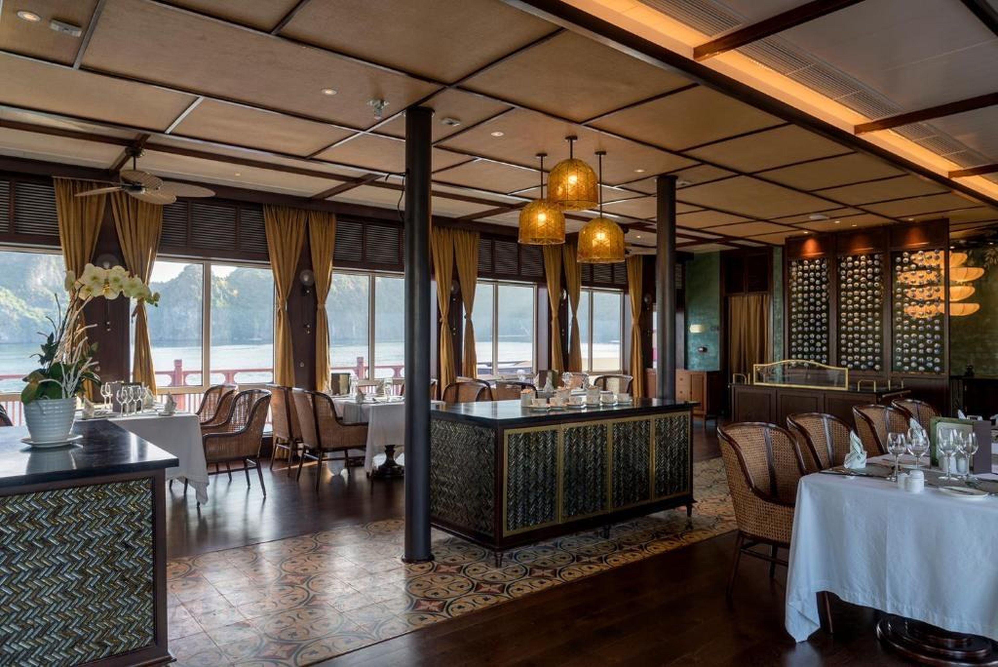 Heritage Line Ylang Cruise - Halong Bay & Lan Ha Bay - Hình 7