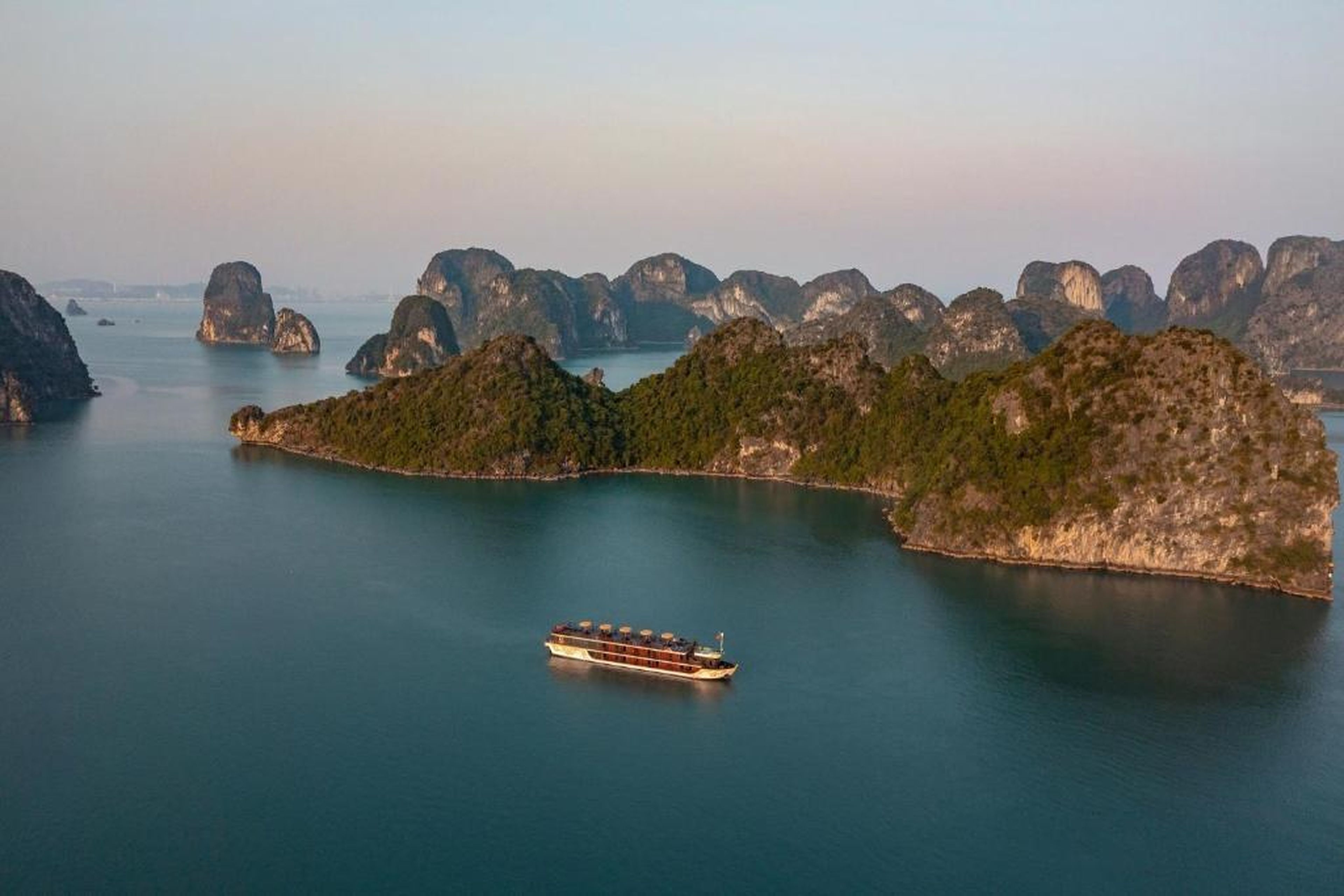 Nostalgia Halong Cruise - Hình 1