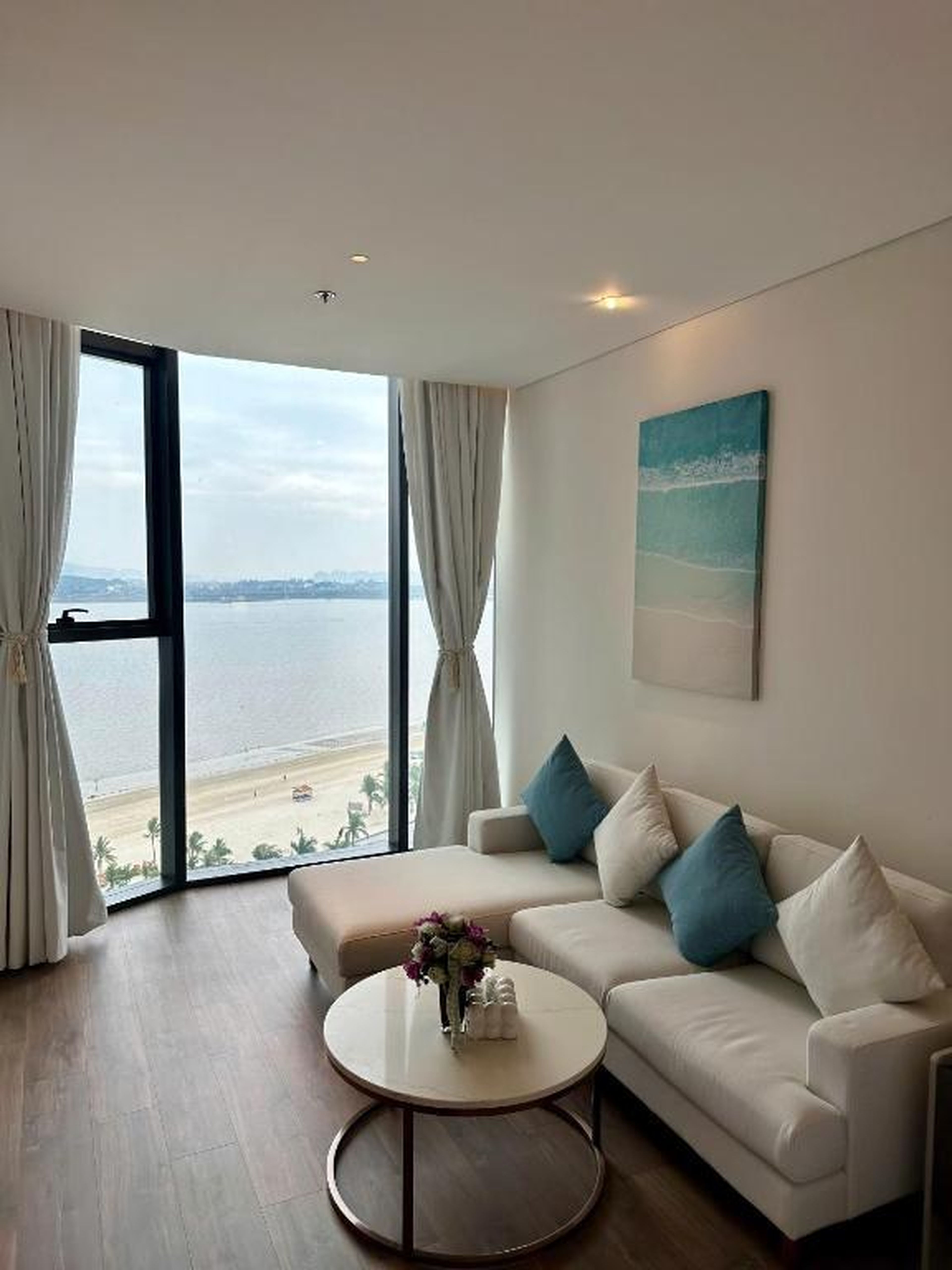 A La Carte Ha Long Bay Seaside Apartments - Hình 33