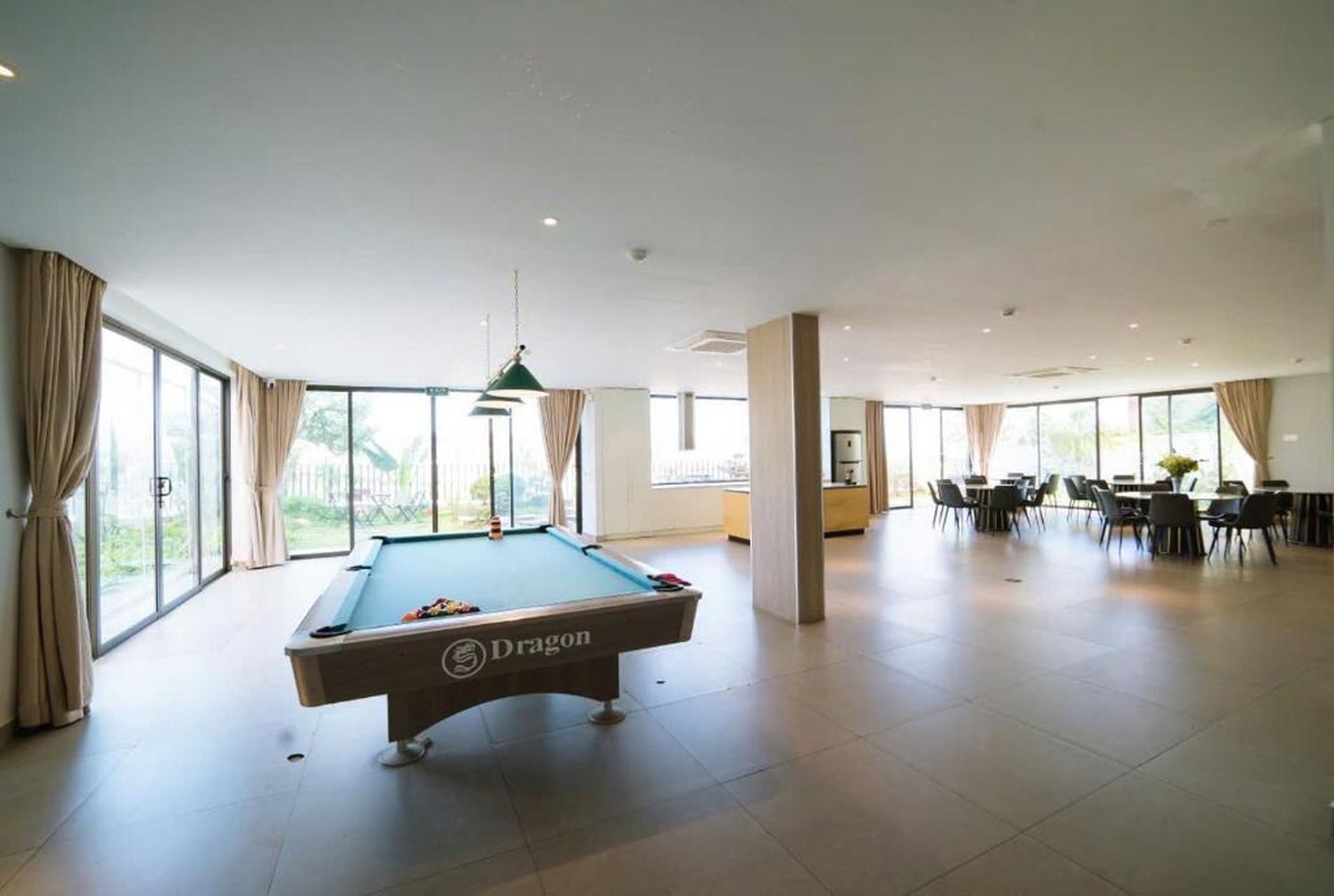 Villa 11 phòng ngủ, bể bơi riêng, phòng karaoke, Bãi Cháy, Hạ Long - Hình 1