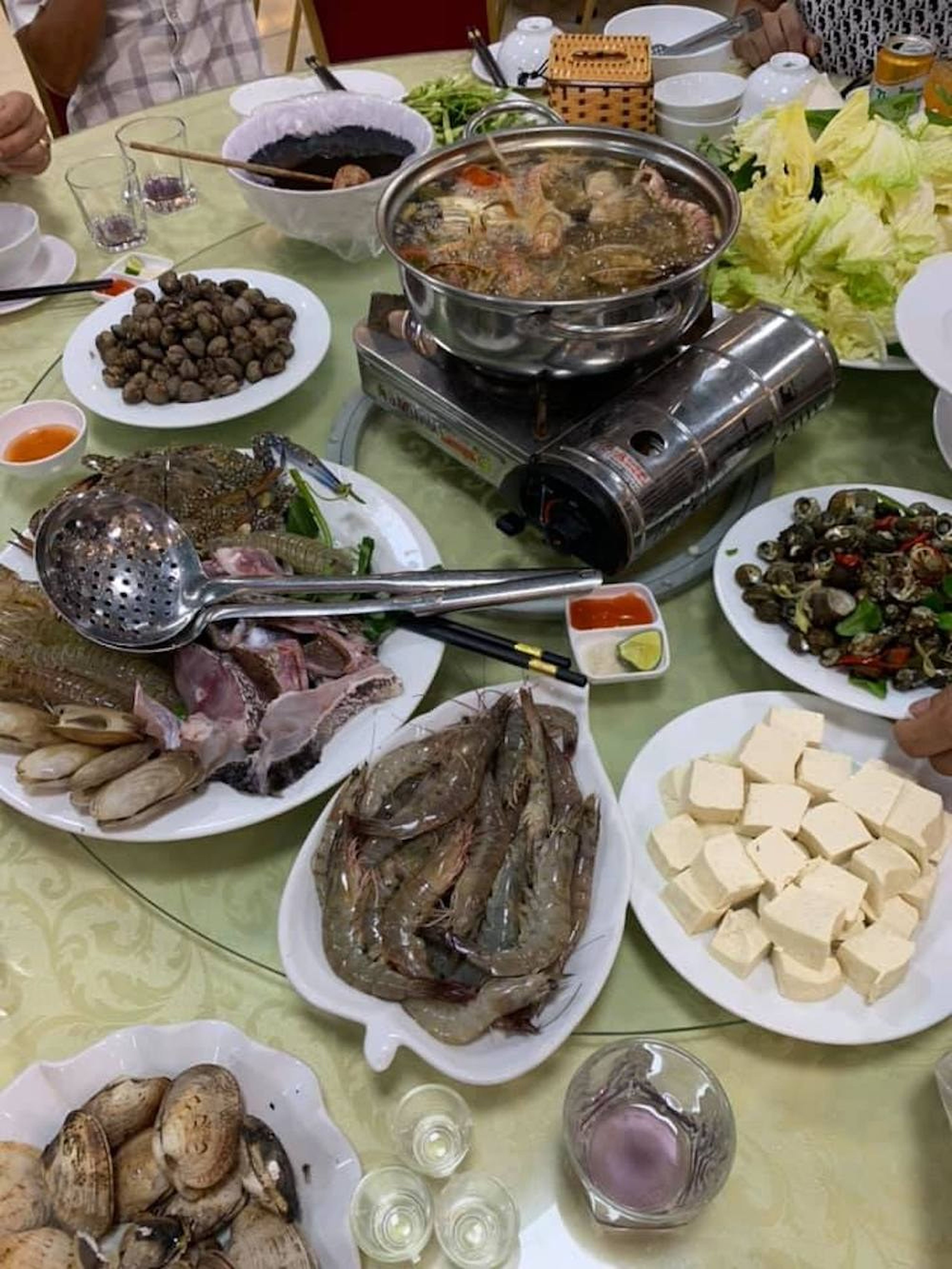 Ghé Nhà hàng Lâm Hải để thưởng thức lẩu nướng ngon ‘đỉnh chóp’ - Hình 4