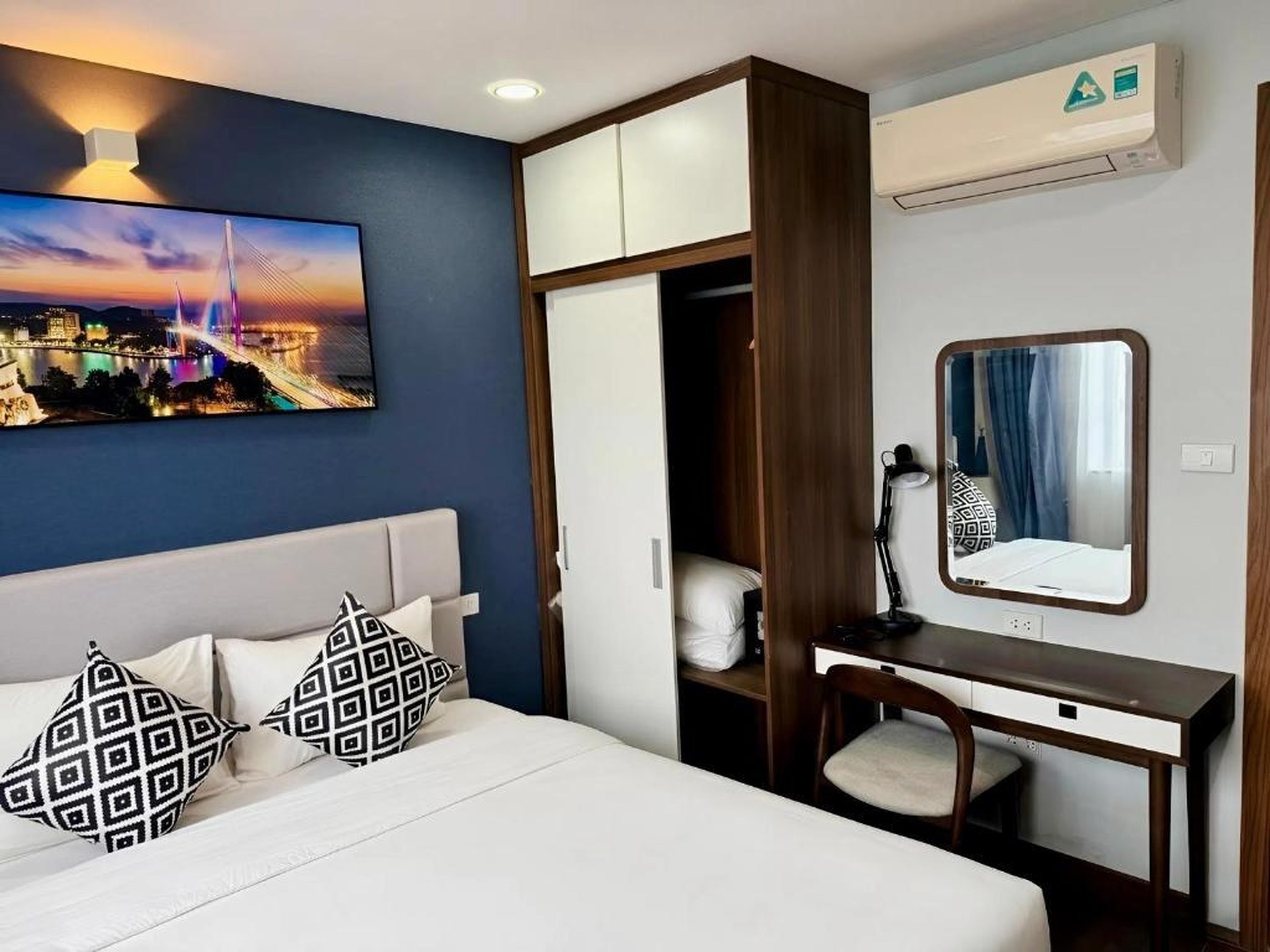 Spacious 2BR Apartment in Hon Gai Center, Ha Long - Hình 6