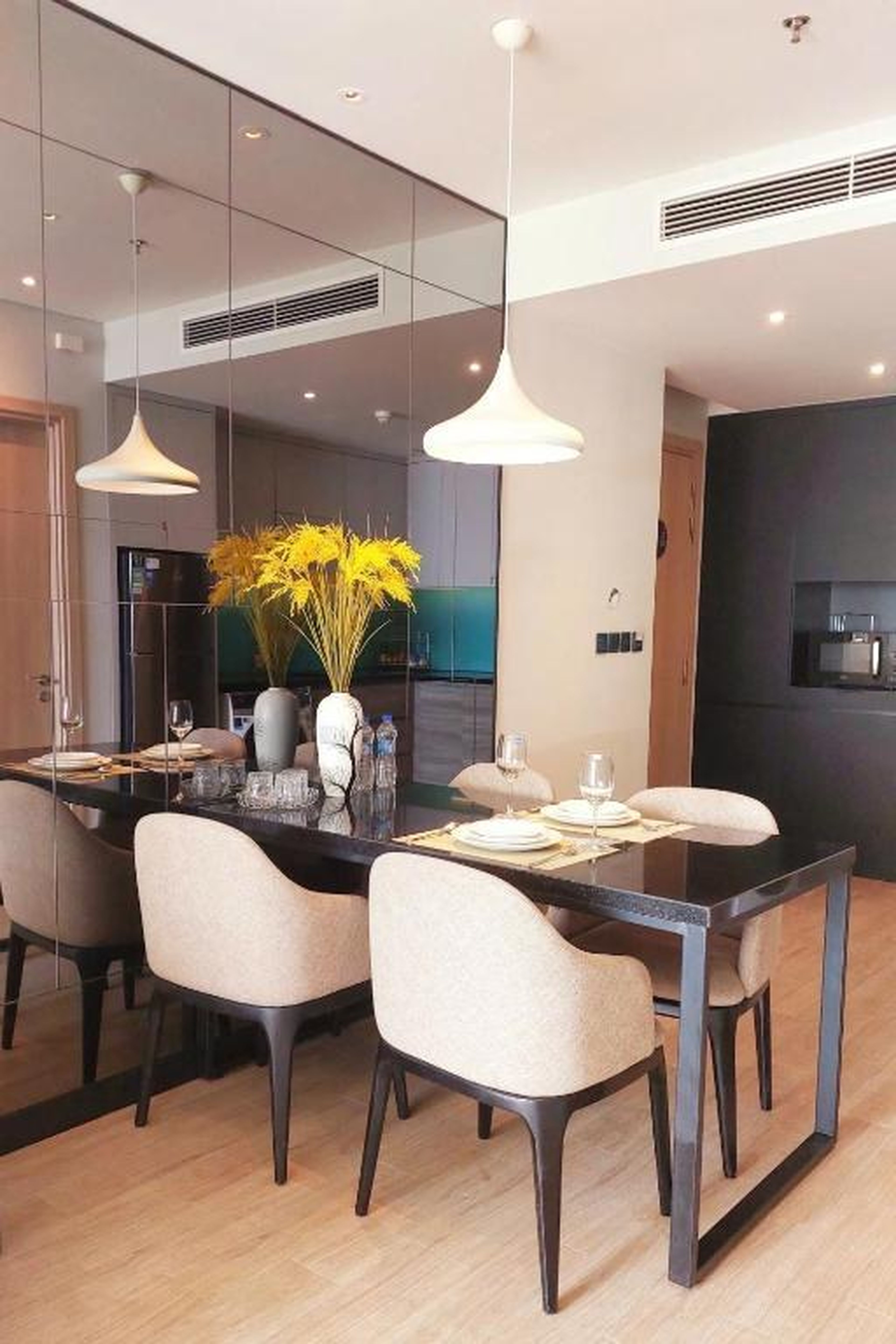 Sweet Home - Homestay apartment system at Citadines Marina Ha Long building - Hình 49