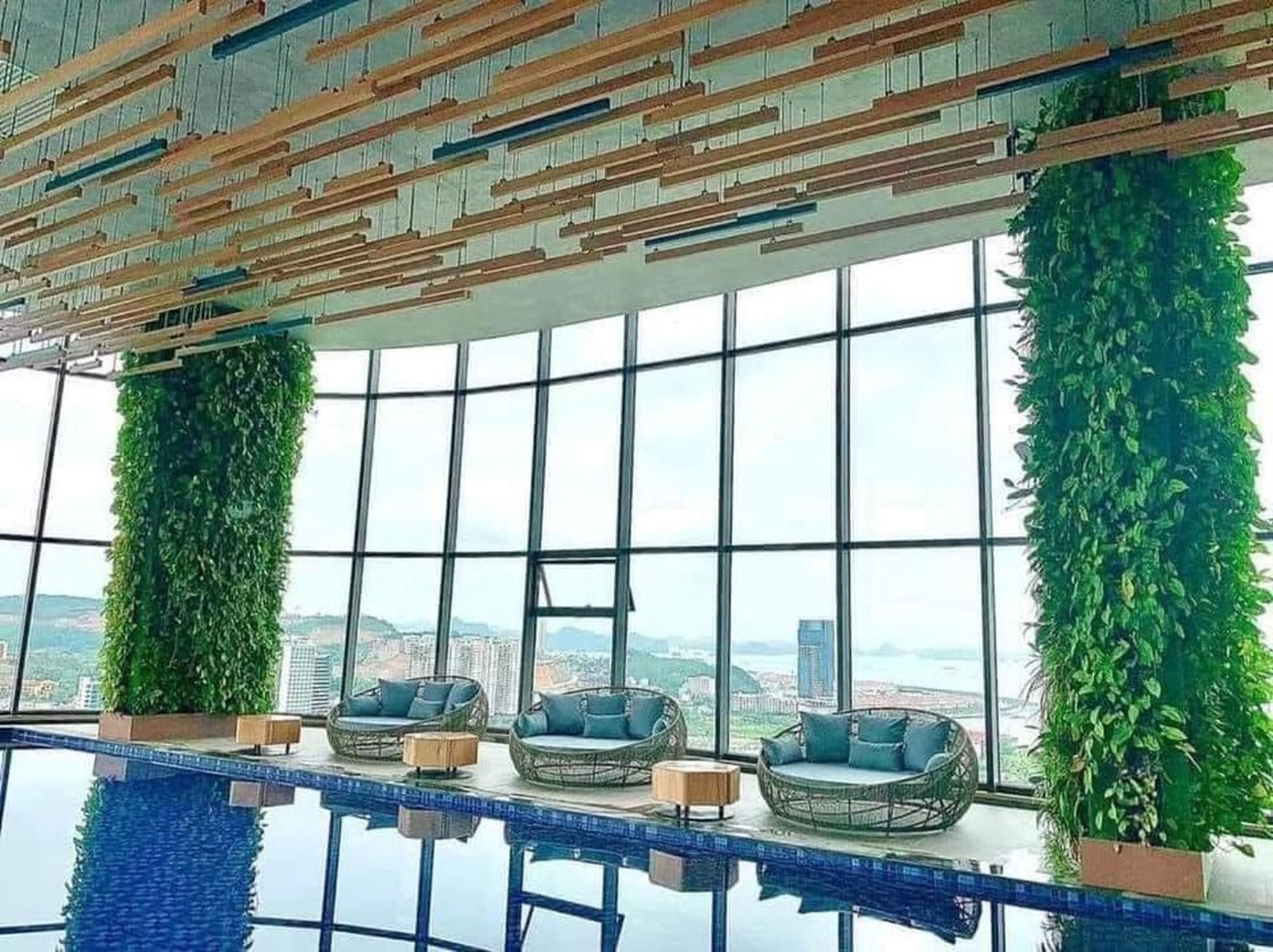 Residence By the Ha Long Beach Citadines Marina 1BR - Hình 17