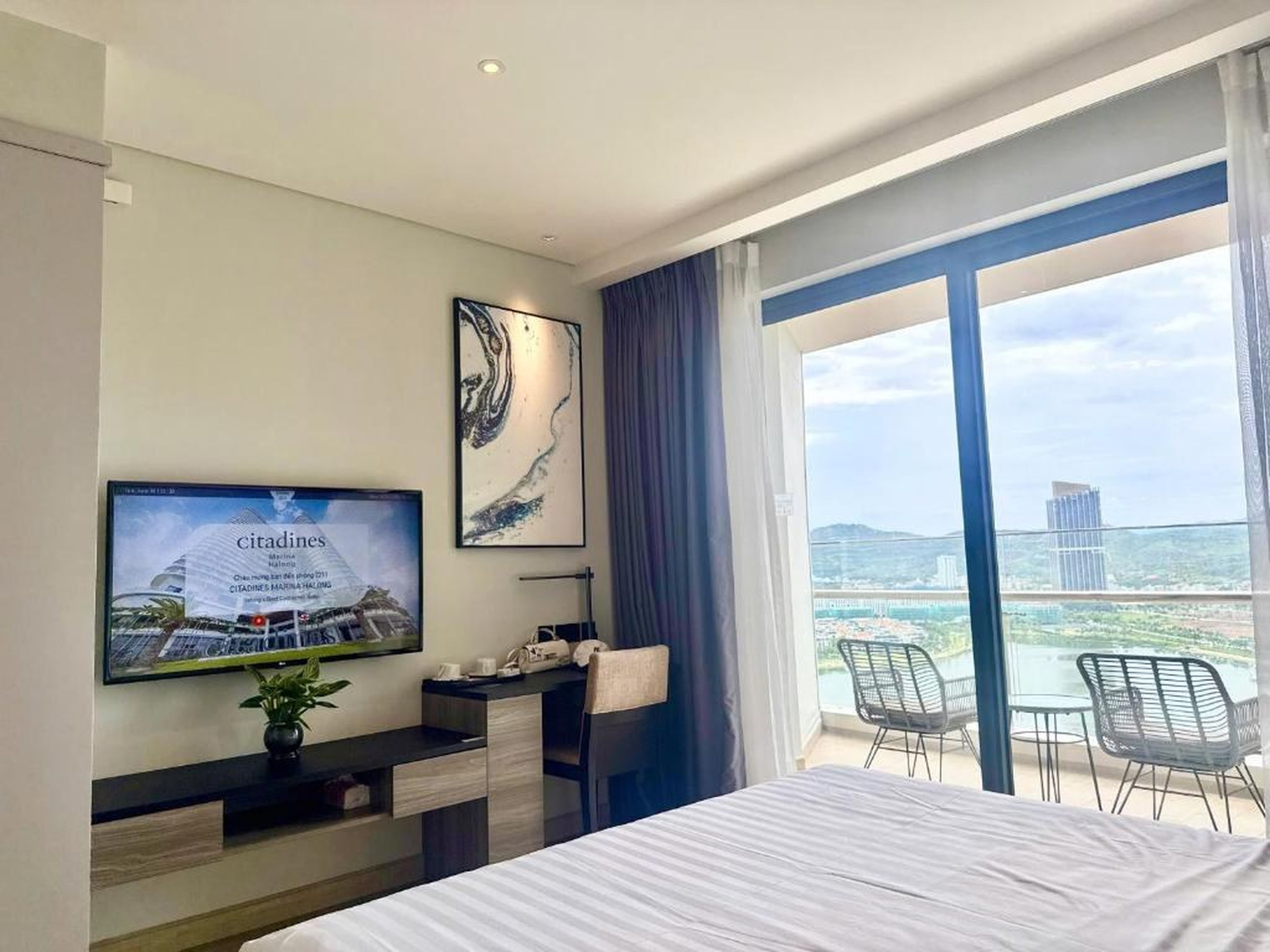 Studio in Citadines Marina Ha Long - Hình 6