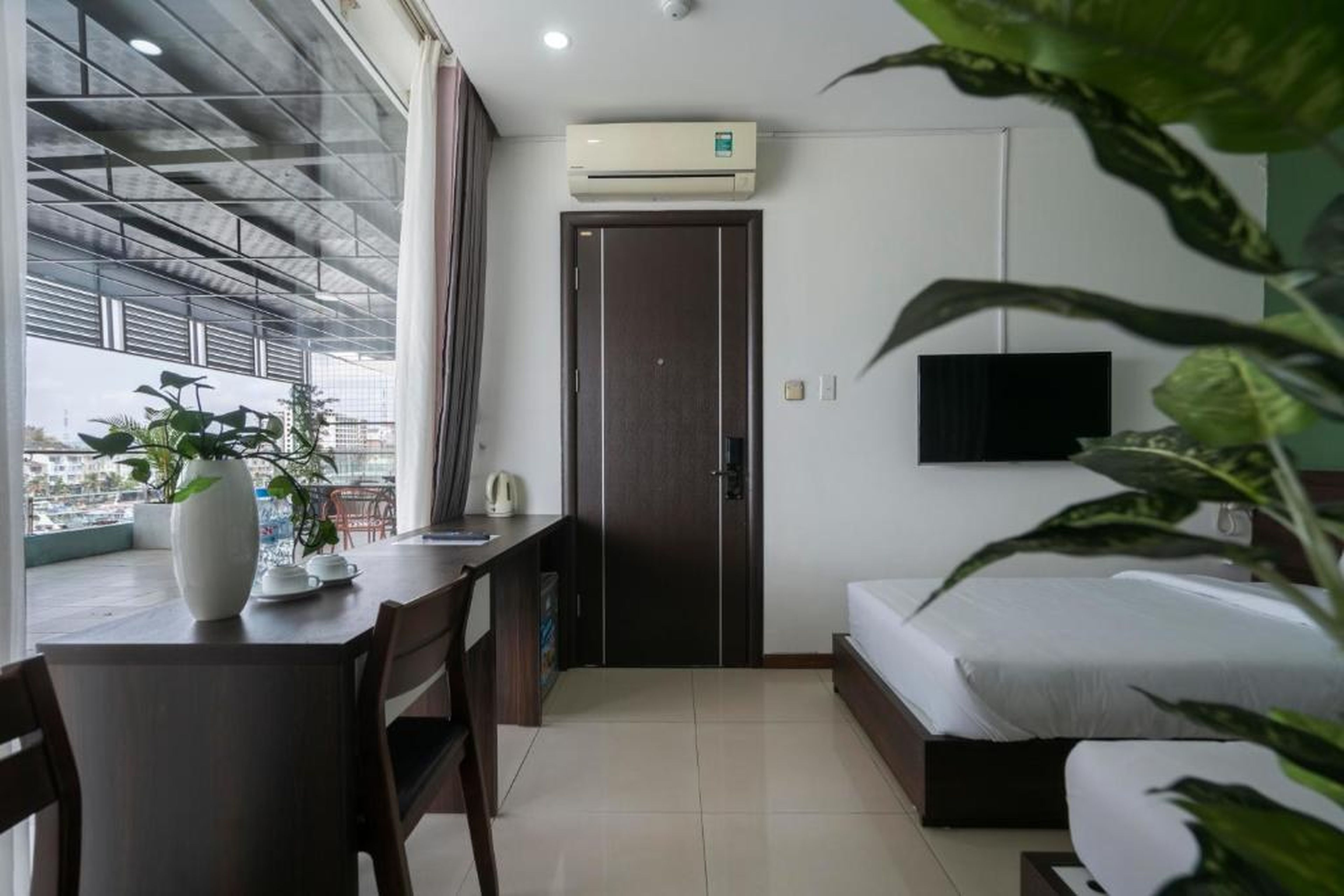 COCO Tuan Chau Hotel - Hình 21