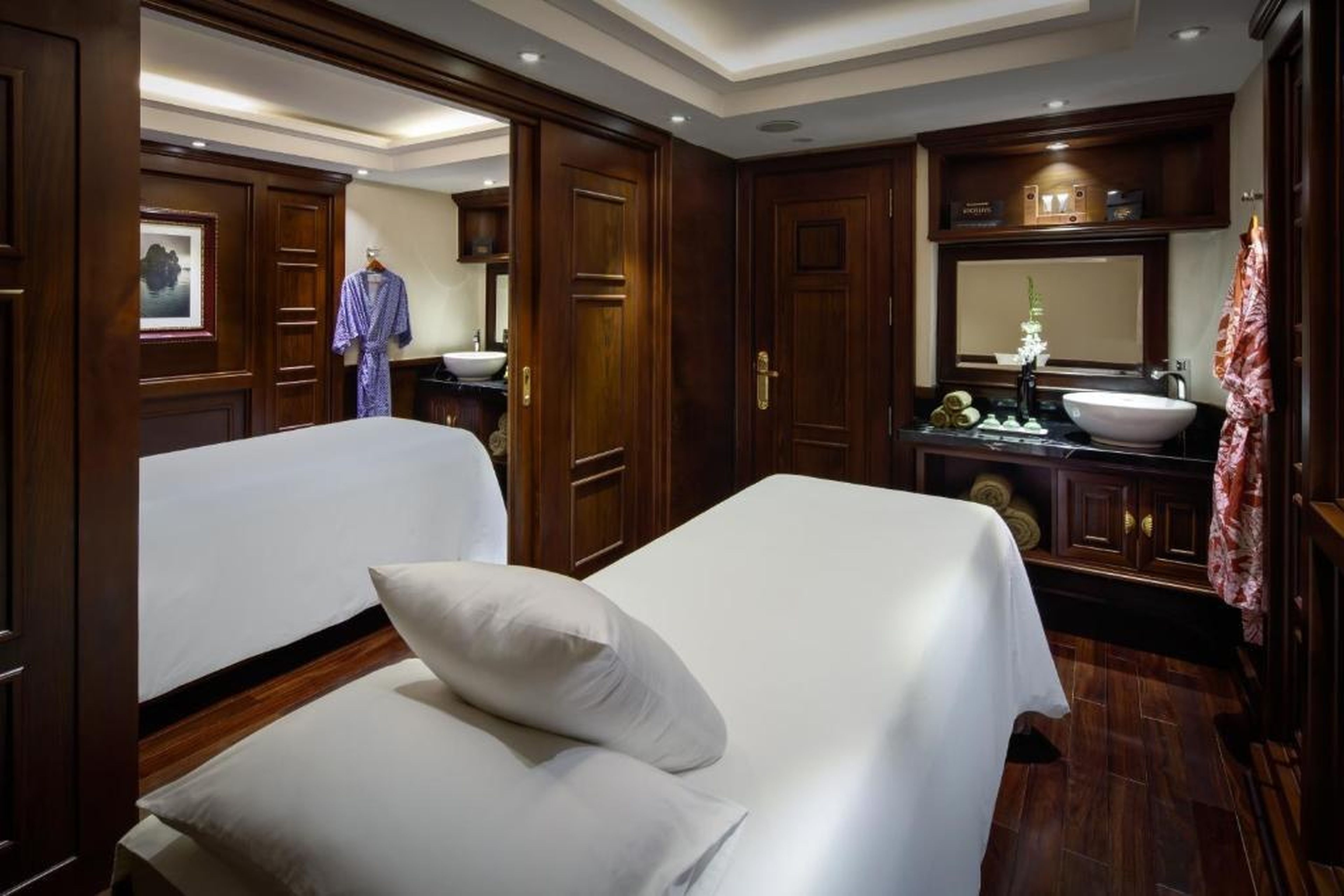 Paradise Elegance Cruise Halong - Hình 40