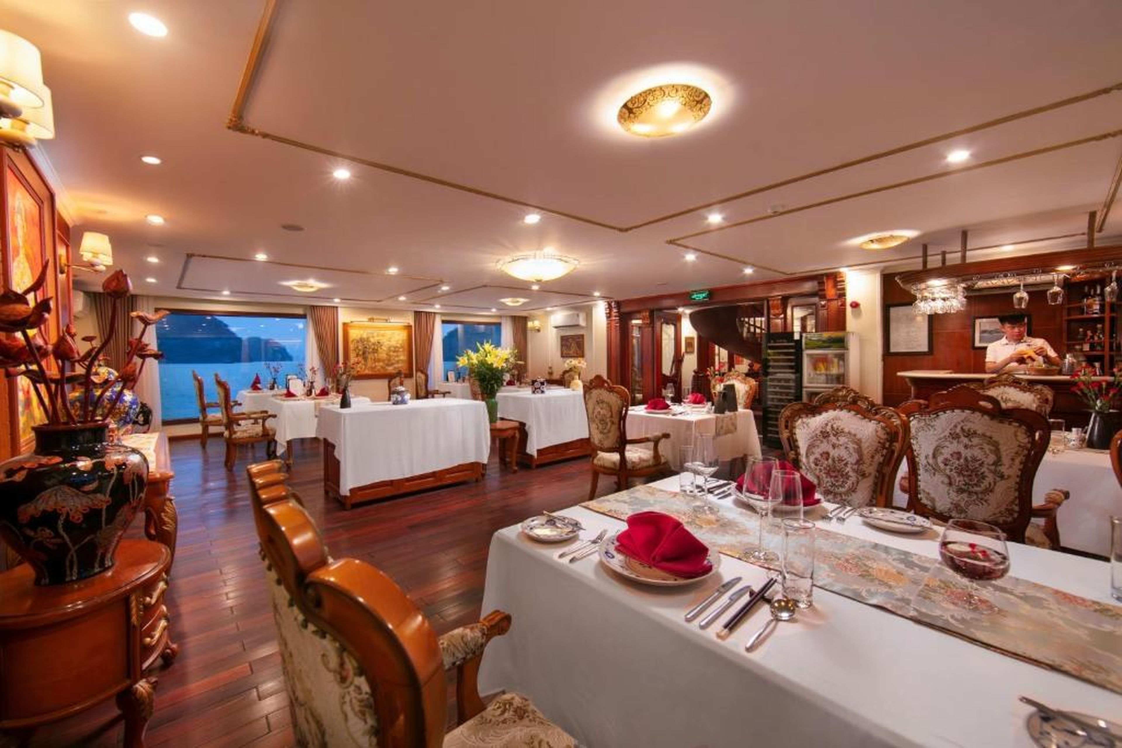 Emperor Cruises Legacy Ha Long - Hình 1